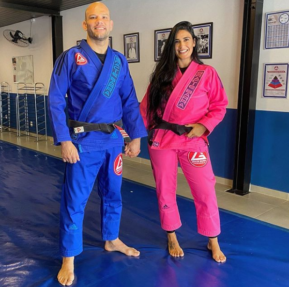 Due atleti durante una lezione di Brazilian Jiu-Jitsu