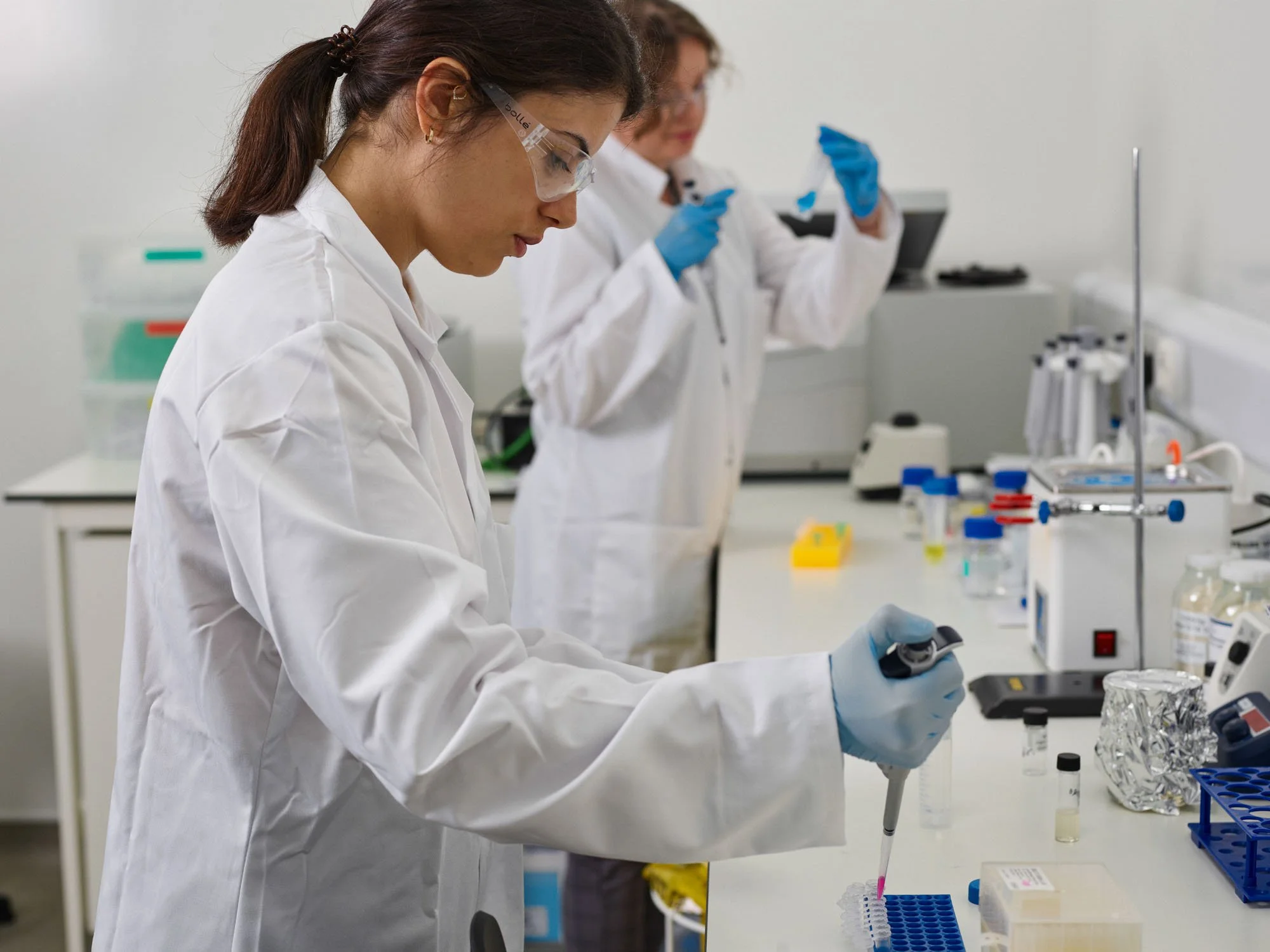 L'Oreal 13 Research Lab HIRES 69313 Credit Beth Evans.jpg