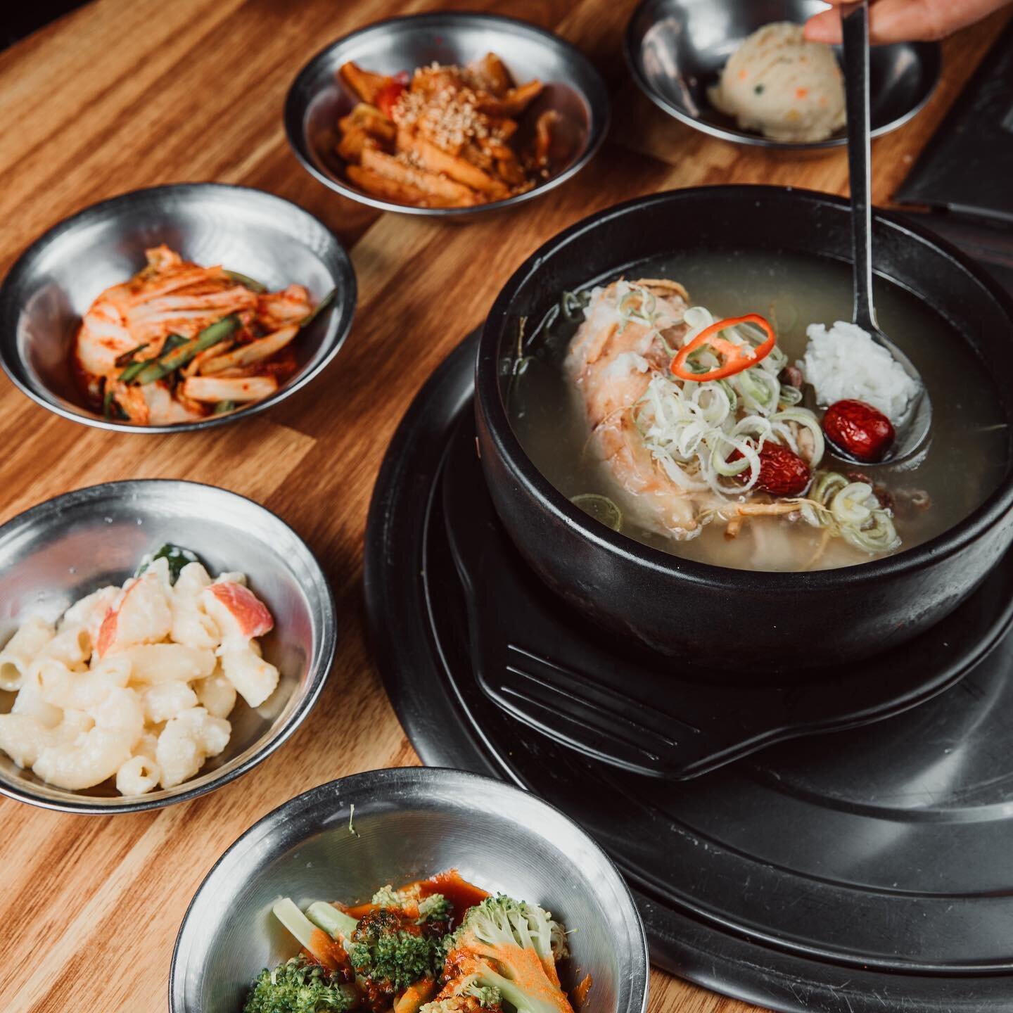 The comfort of a bowl of  Samgye-tang  삼계탕  or Ginseng Chicken Soup with rice and side dishes makes a great weekday lunch. Don't forget to stay healthy 💪and your tummy is satisfied 😋

Available for dine-in, takeaway 🥡 and delivery 🚚 .
Enjoy 10% o