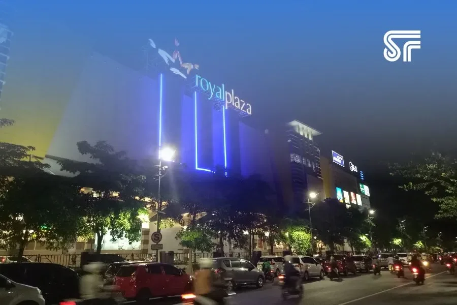 Royal Plaza: Strategi Place Branding yang Mengubah Mall Jadi Destinasi Lifestyle Surabaya