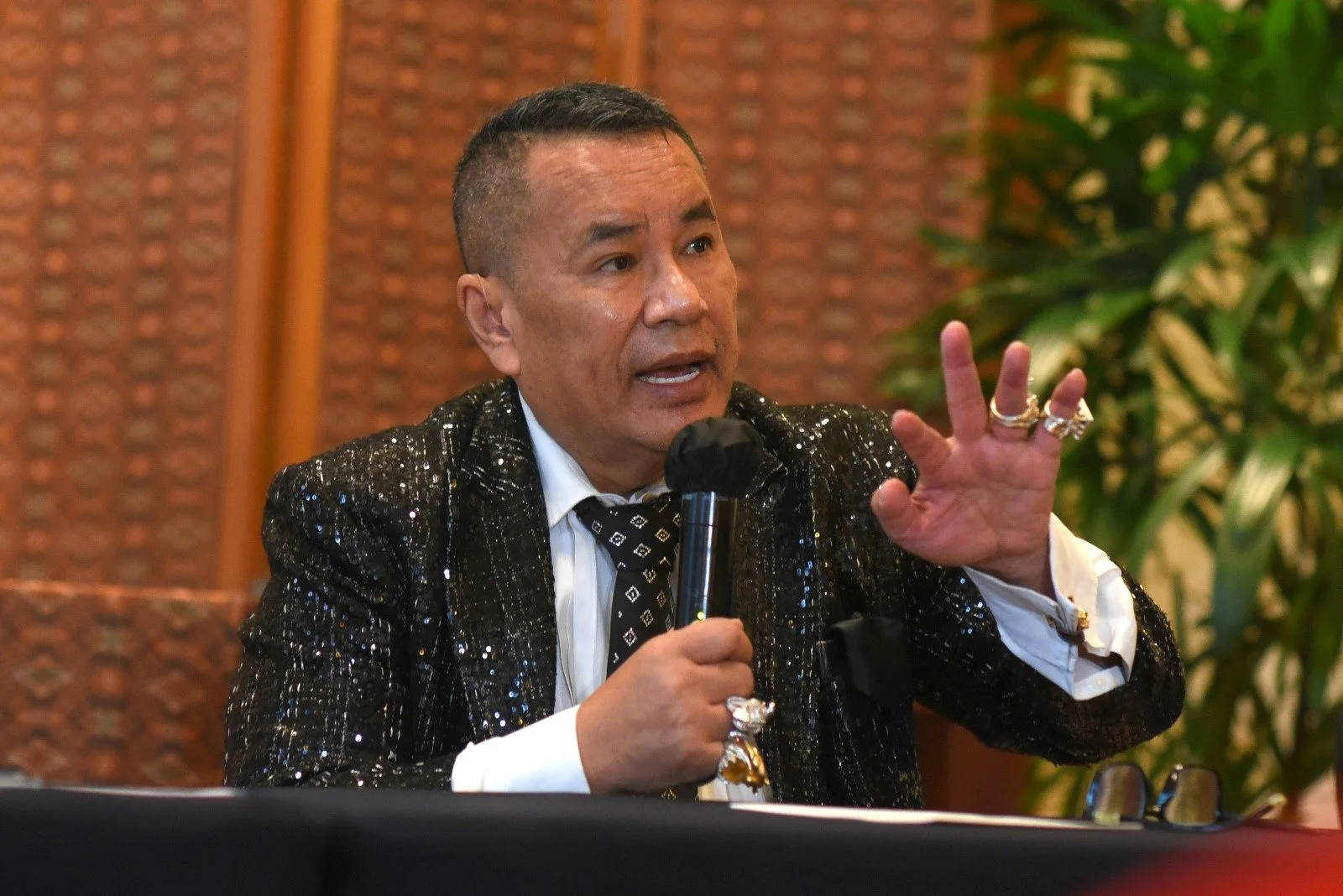 Personal Branding Hotman Paris Hutapea