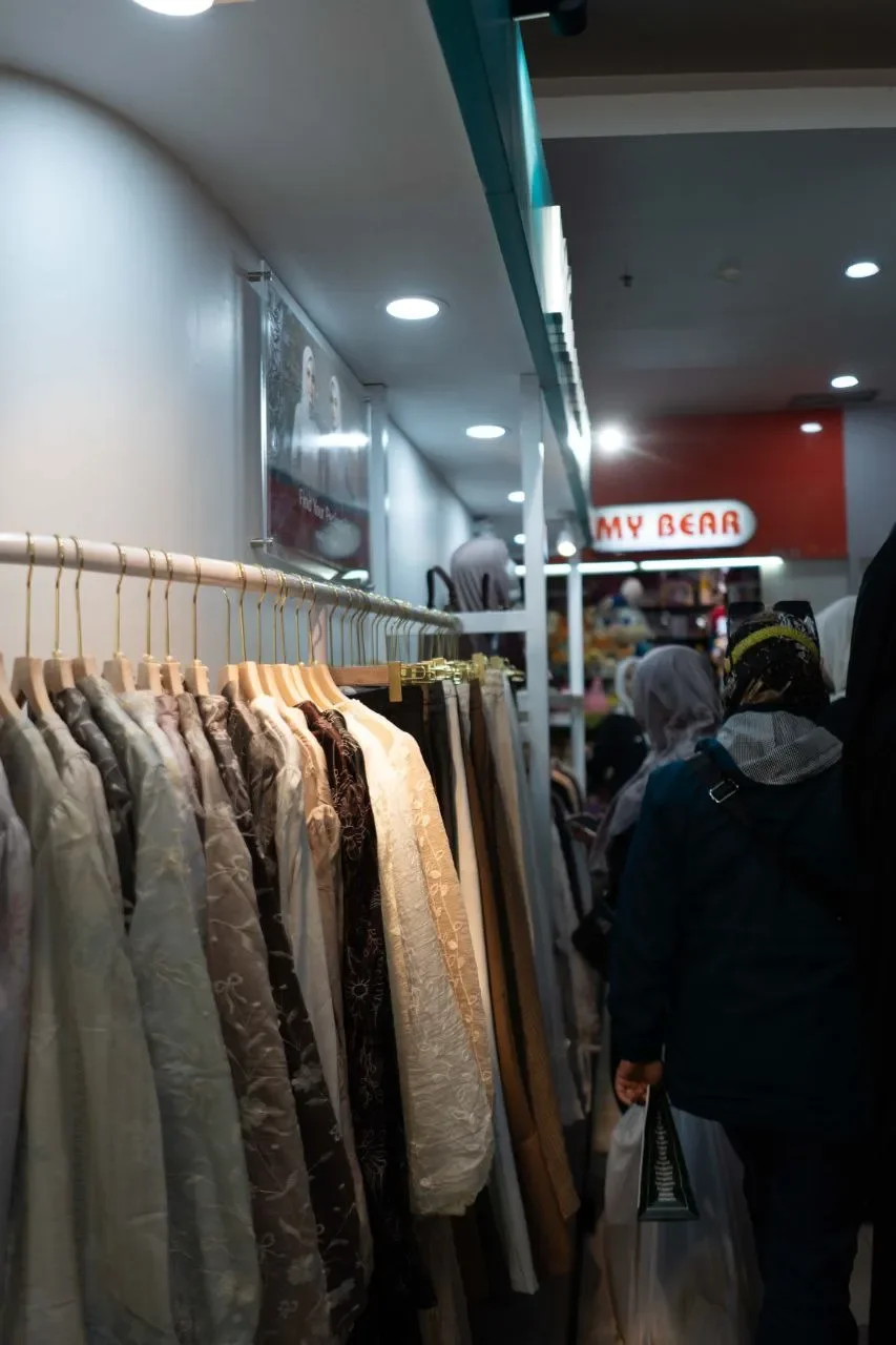 meski-ramadan-booth-mayang-modest-wear-tetap-diserbu-dengan-diskon-menarik-di-overthelooks-bazaar-mog-2026