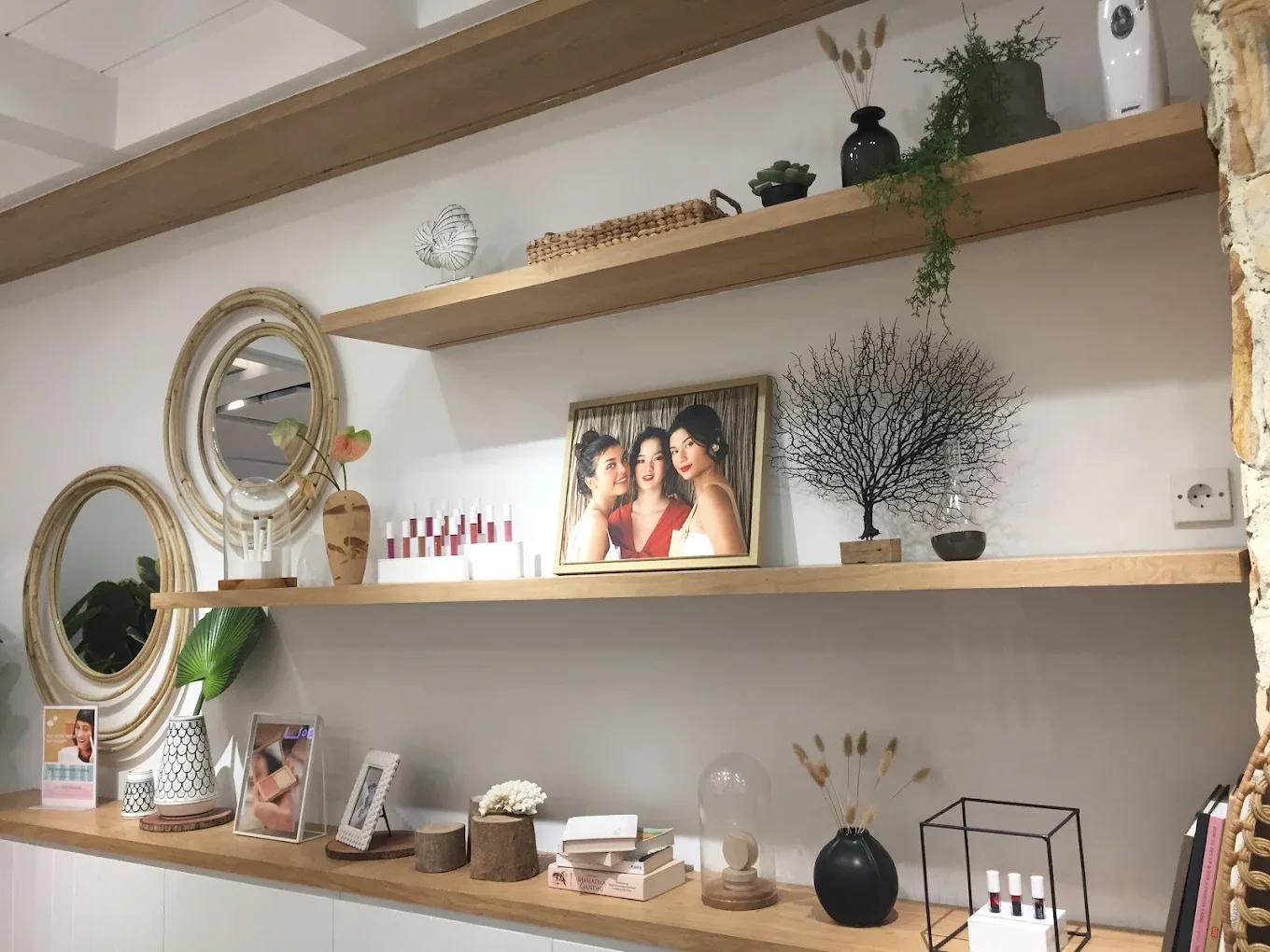 tak-hanya-online-brand-blp-beauty-berjualan-secara-offline-2025 (3).webp