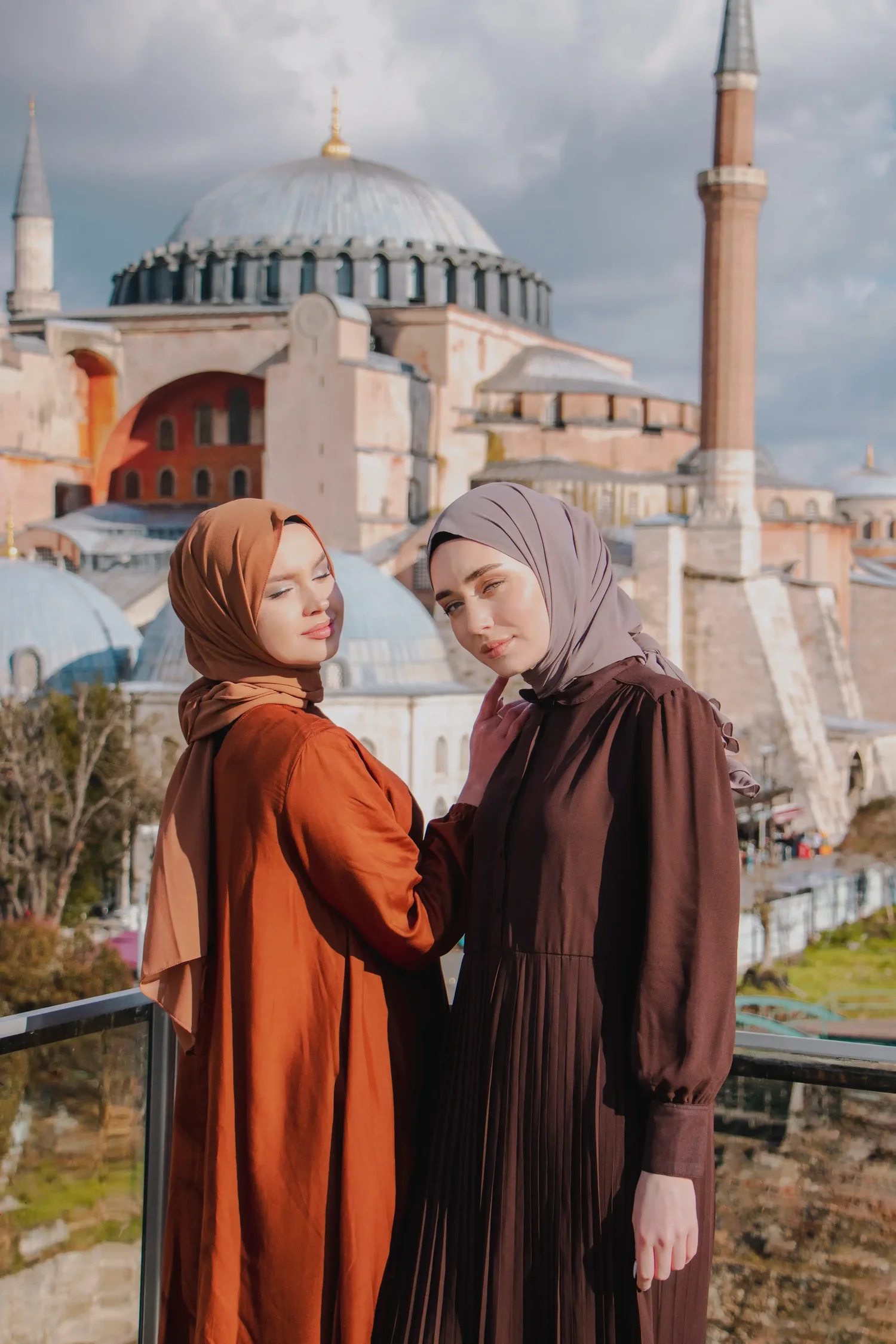 Famys Circle Label Travel Diary — look