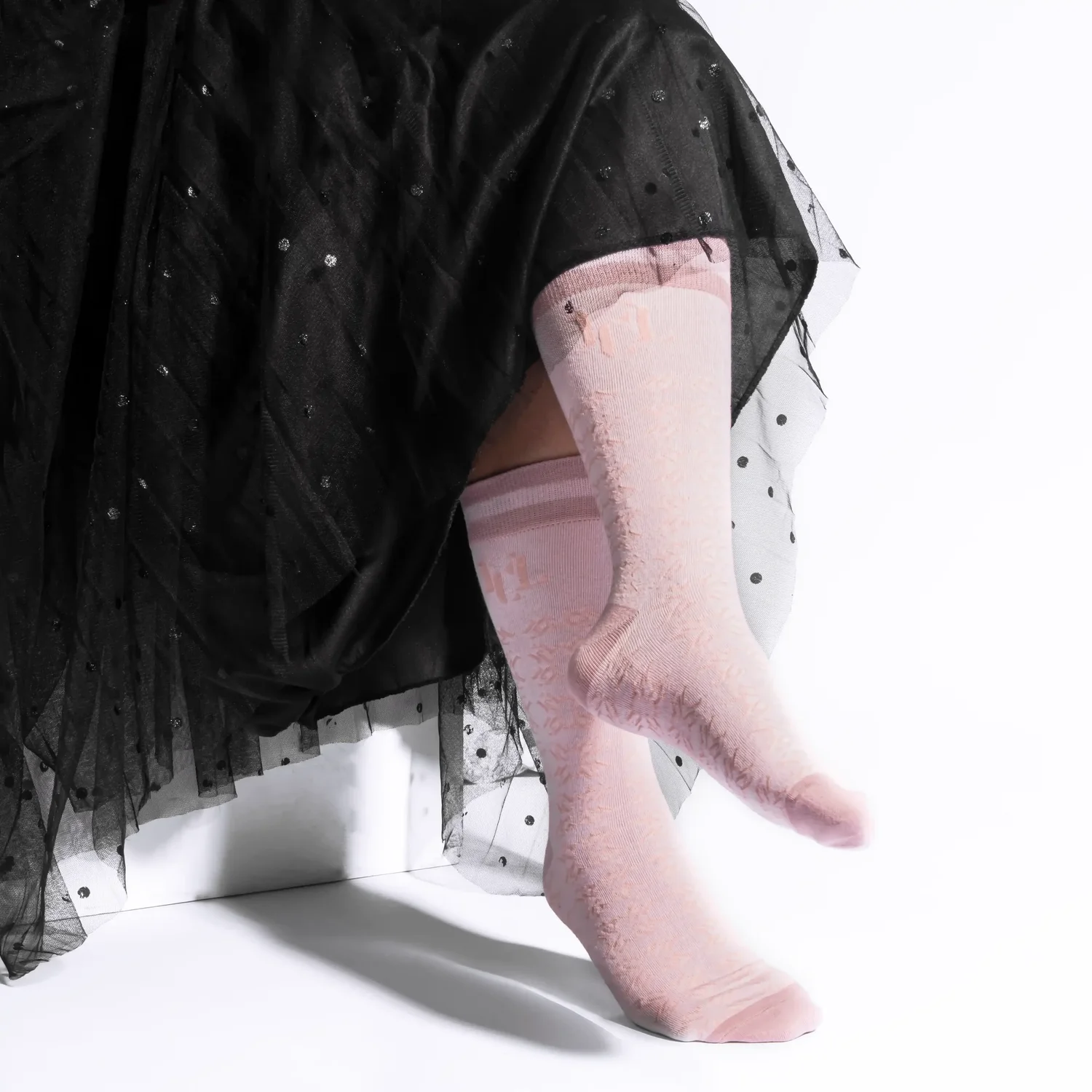 Famys Circle Label Signature Socks — on model