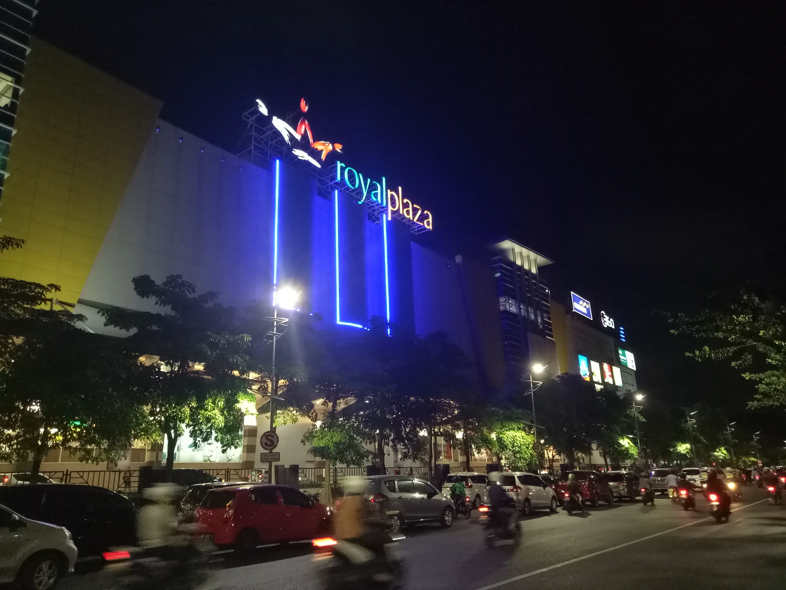 royal-plaza-strategi-place-branding-yang-mengubah-mall-jadi-destinasi-lifestyle-surabaya