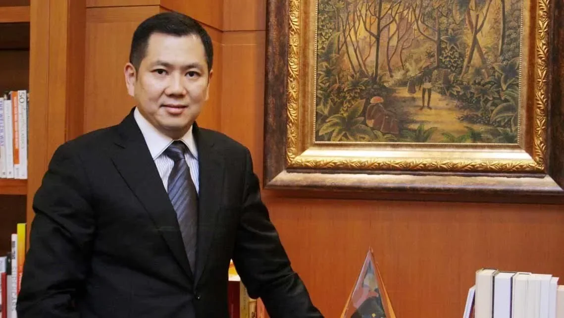 personal-branding-hary-tanoesoedibjo-strategi-membangun-reputasi-pebisnis-pemimpin-media-dan-tokoh-publik-indonesia