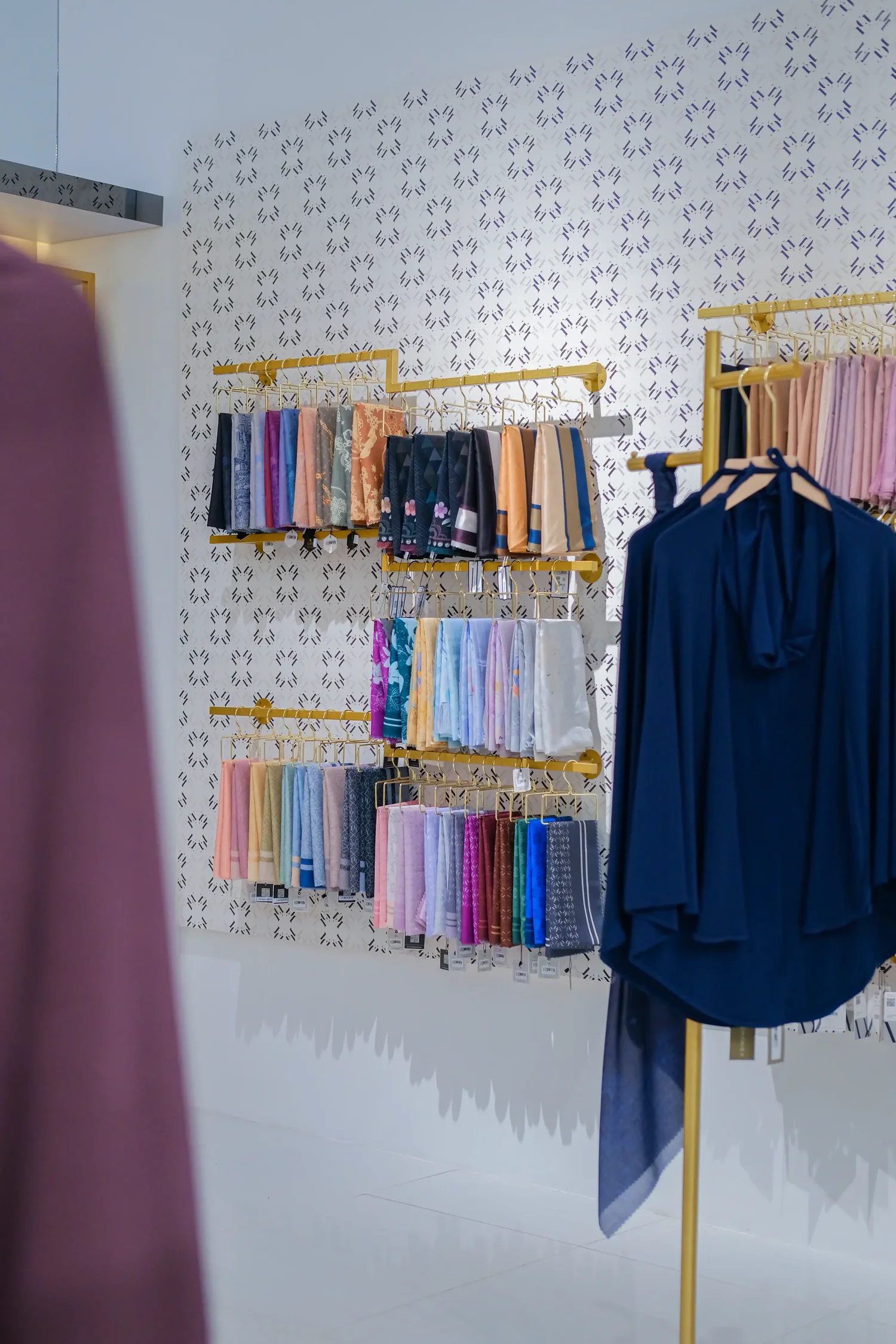 Famys Circle Label The Boutique — look
