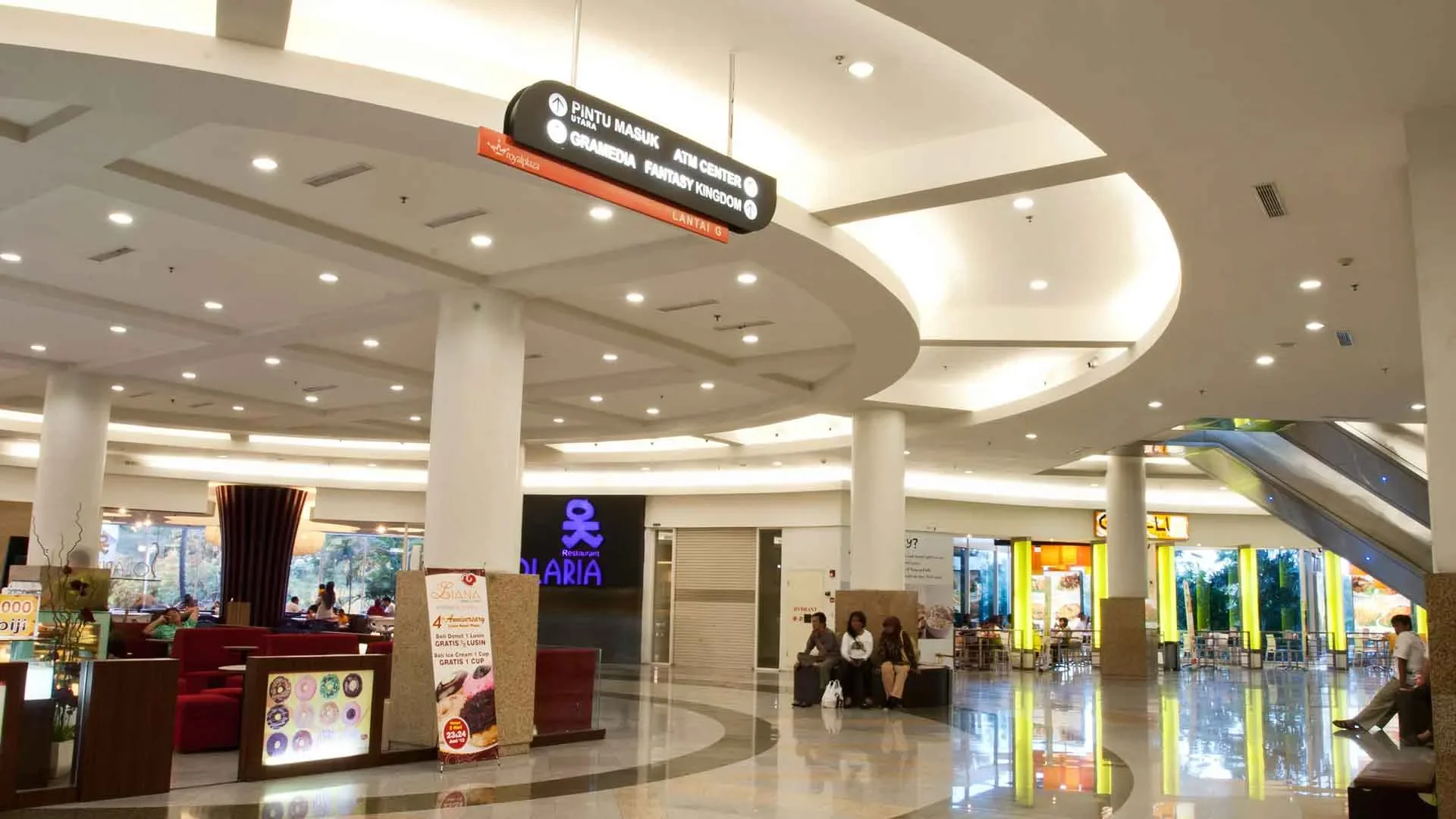 royal-plaza-strategi-place-branding-yang-mengubah-mall-jadi-destinasi-lifestyle-surabaya