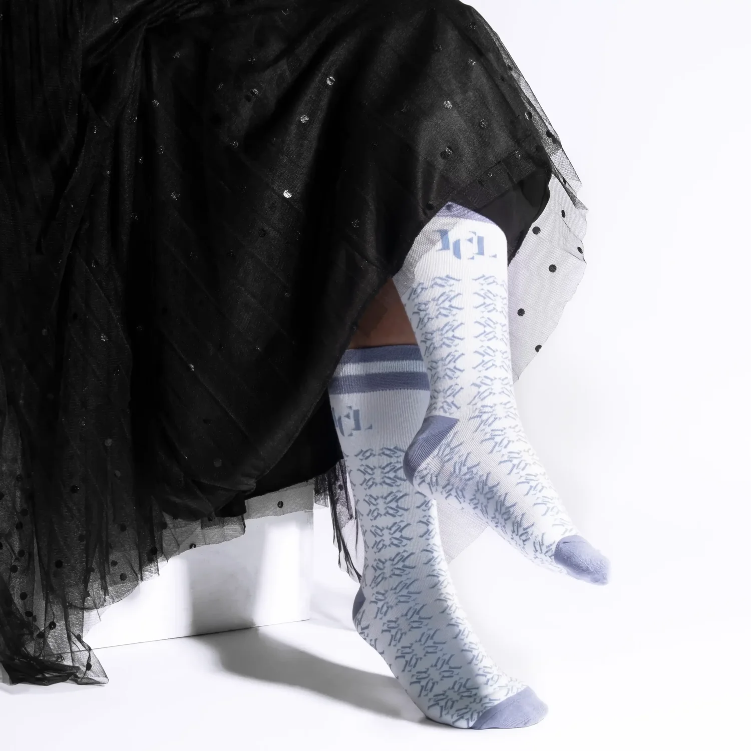Famys Circle Label Signature Socks — on model