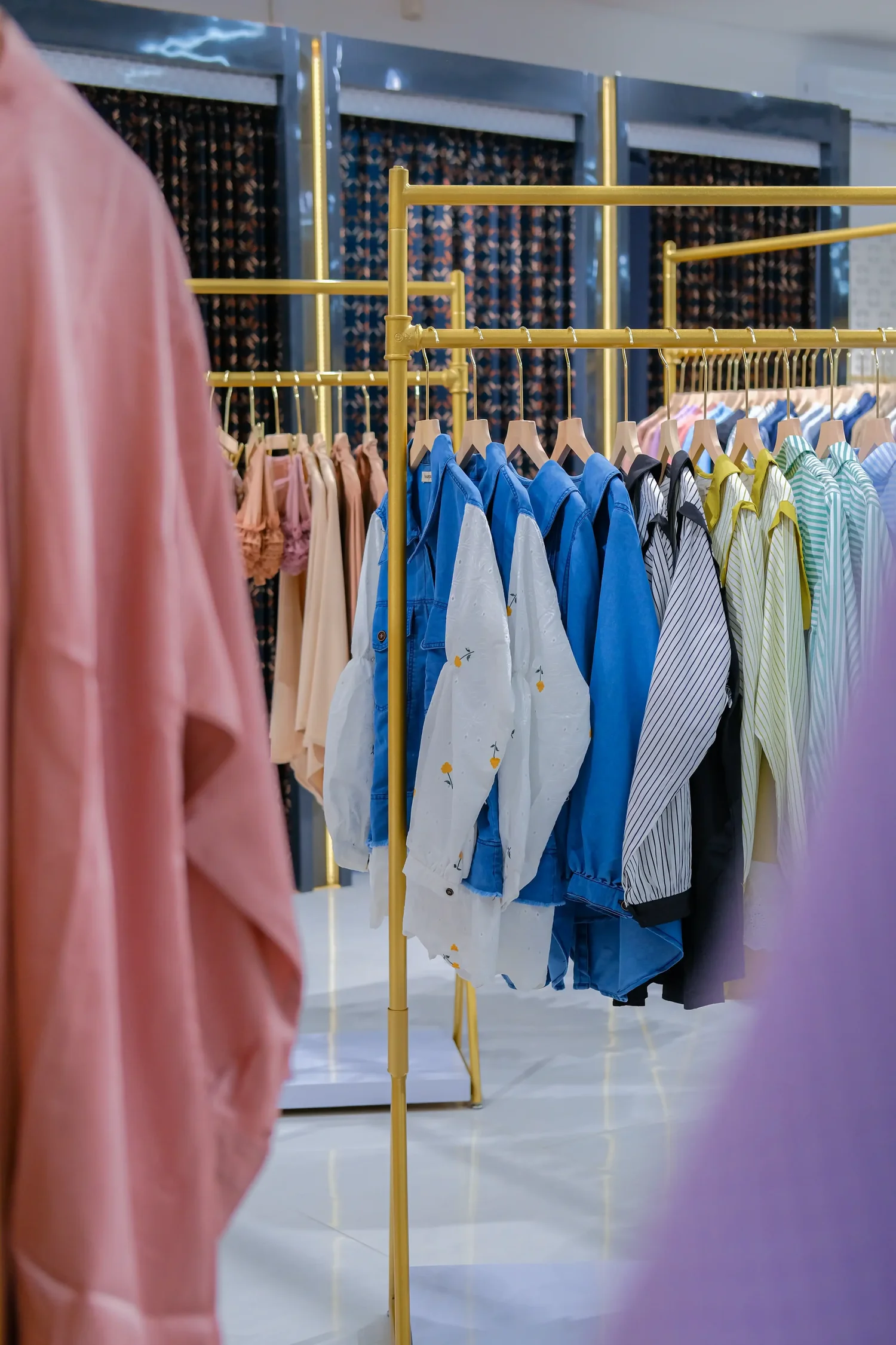 Famys Circle Label The Boutique — look