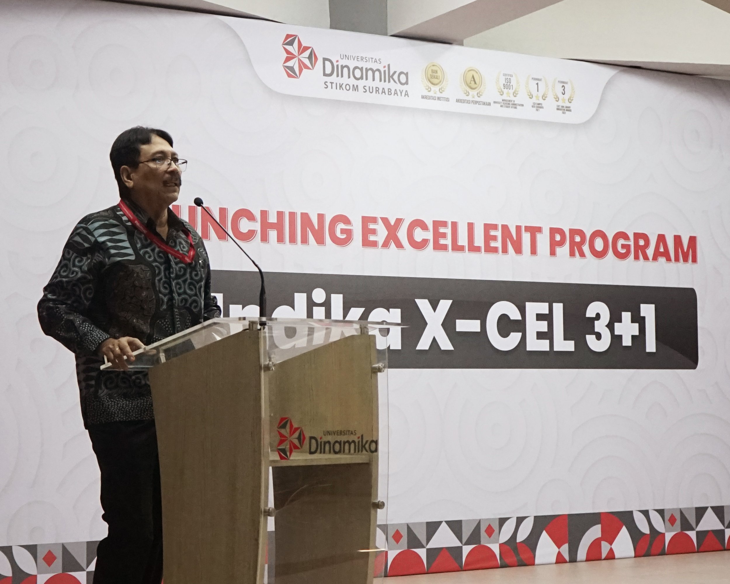 launching-program-x-cel-31-universitas-dinamika-surabaya-hadirkan-skema-3-tahun-kuliah-1-tahun-industri