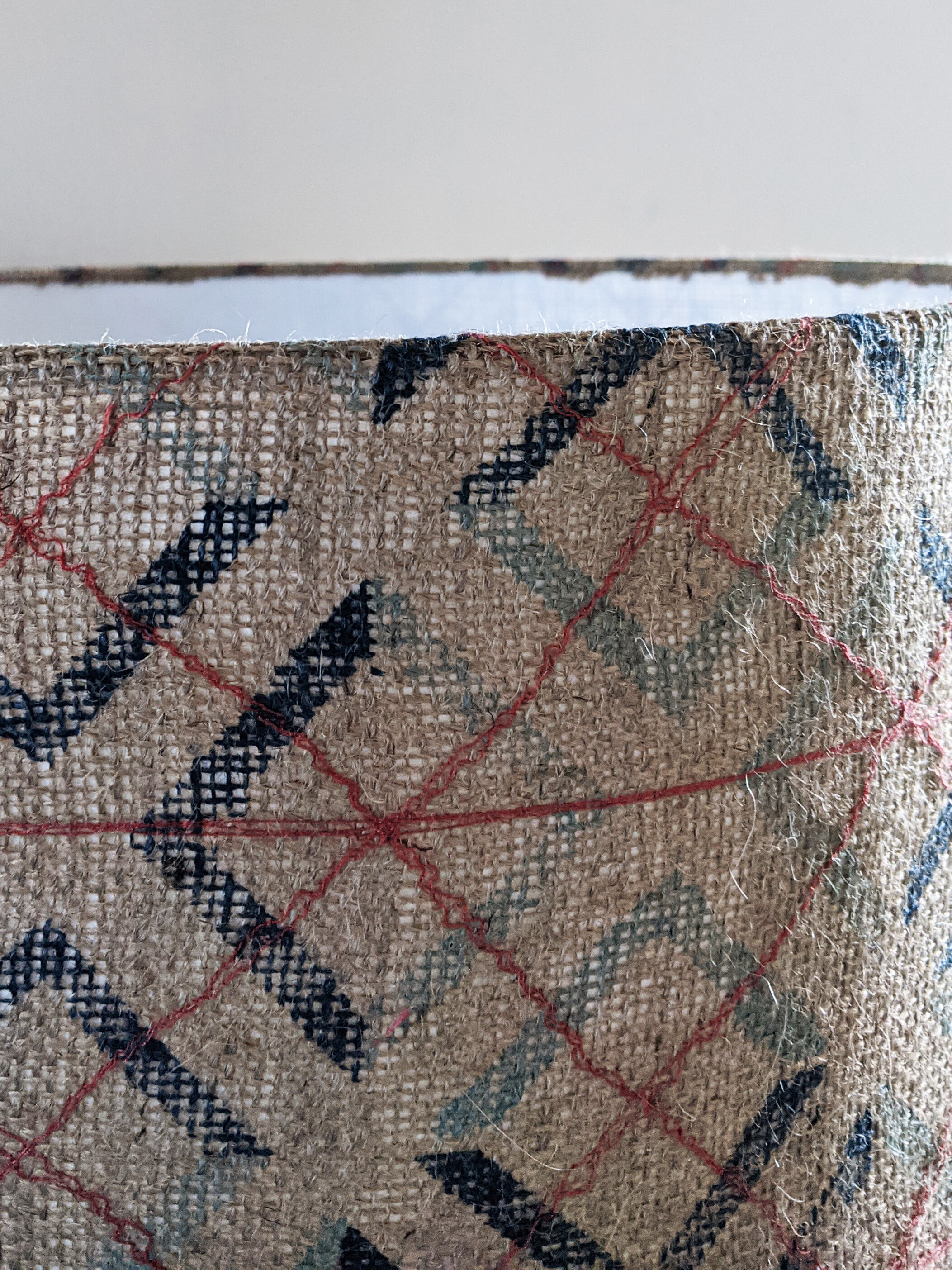 SOROMPÓ blue printed jute lampshade - close-up detail of stitched texture