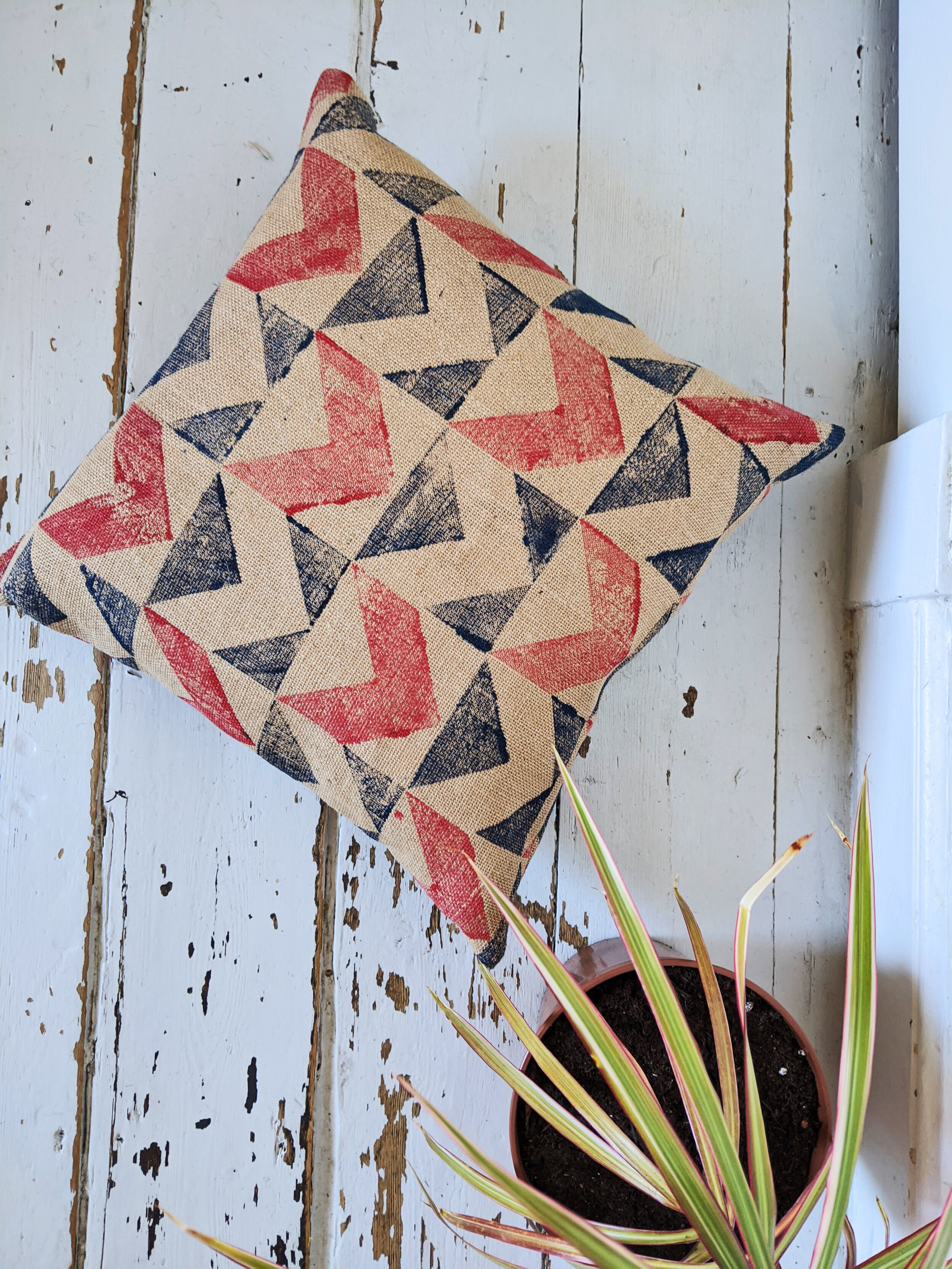SOROMPÓ cushion block printed nautical, industrial inspired chevron design navy and red colours (Copy)