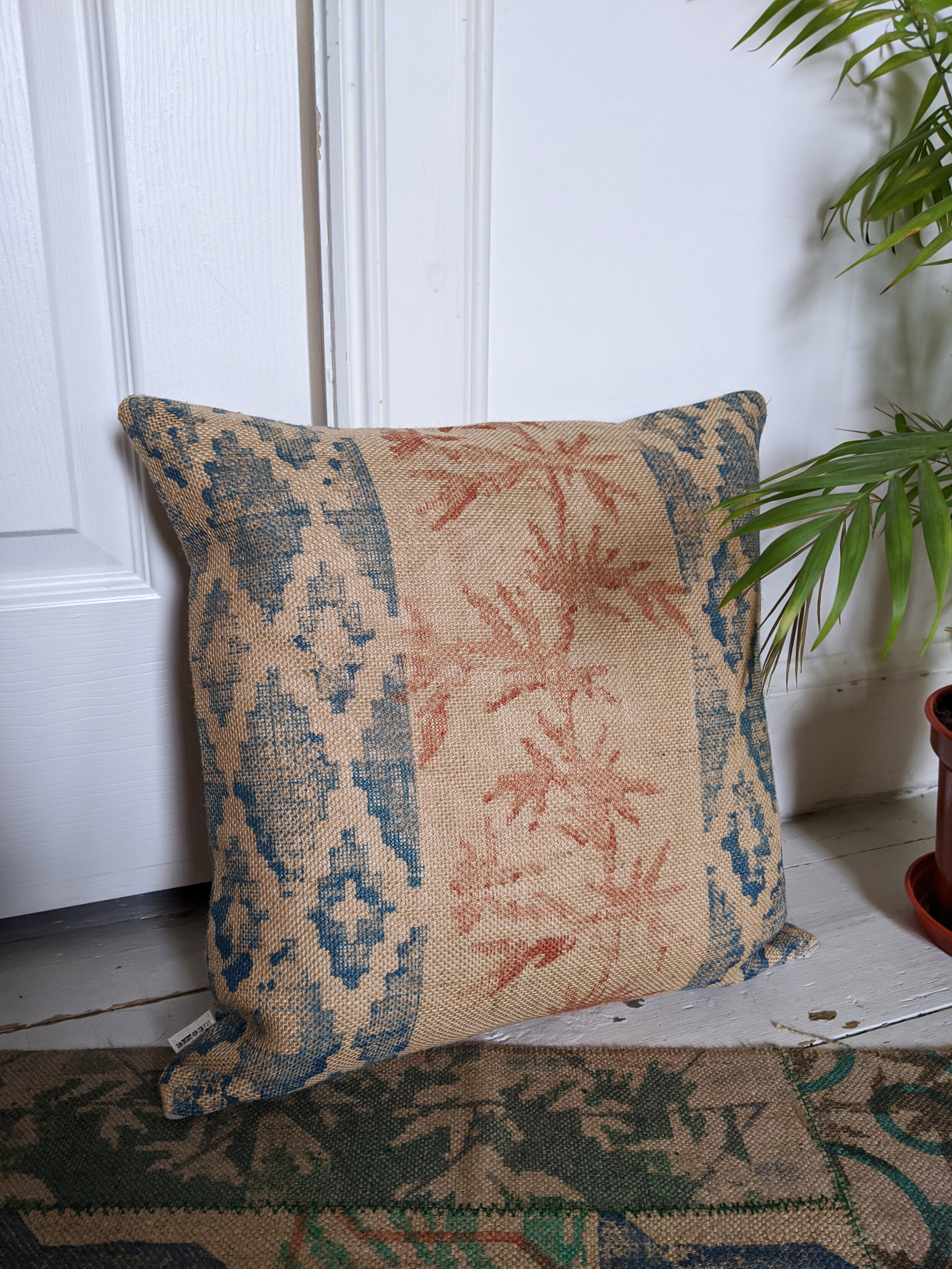 NOMÁD block printed jute cushion with boho print