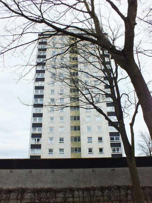 46-brutalist-tower-block-raeburn-heights-glenrothes.jpg