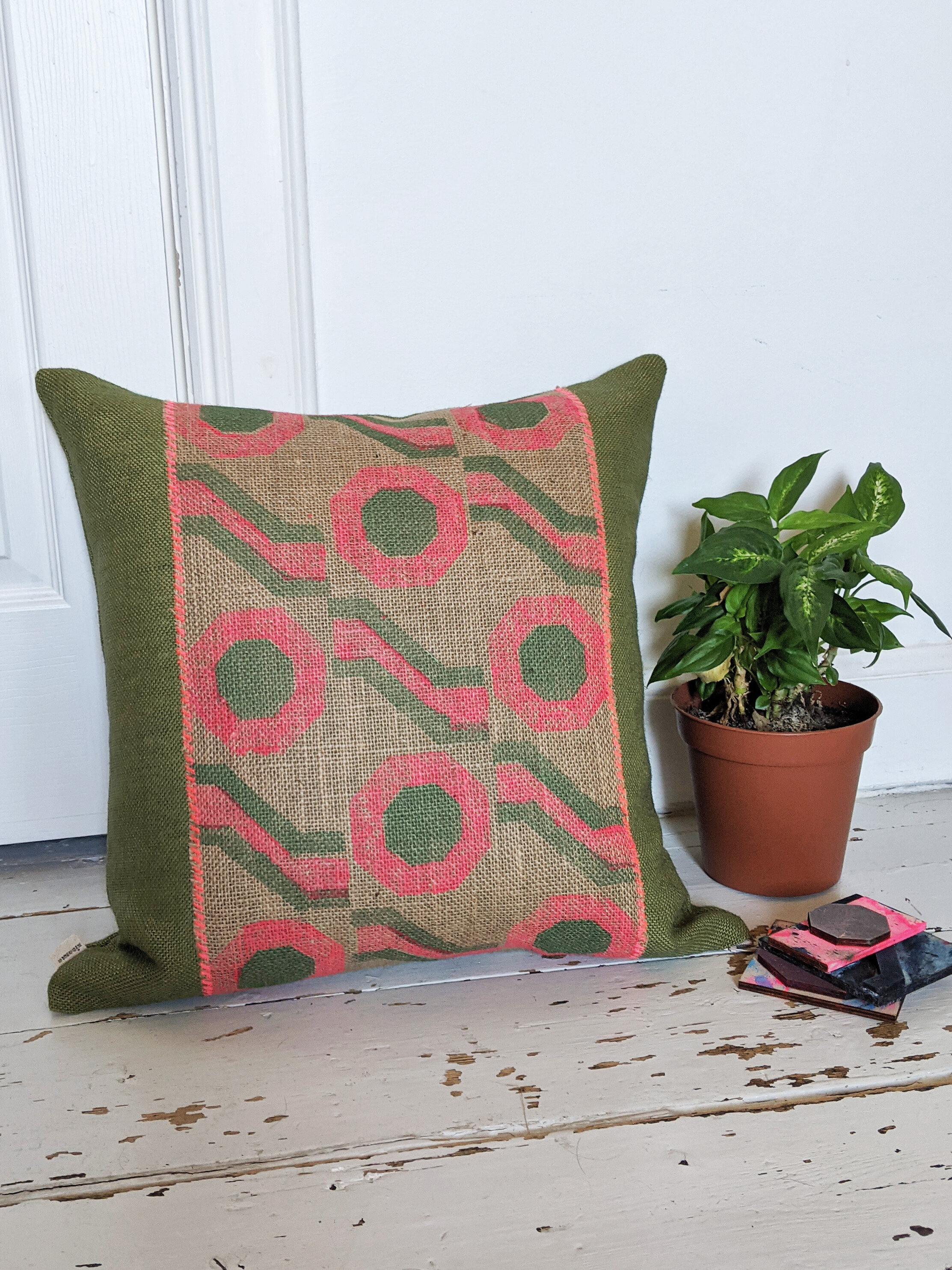 ÁLLOMÁS olive green cushion with brutalist geometric pattern