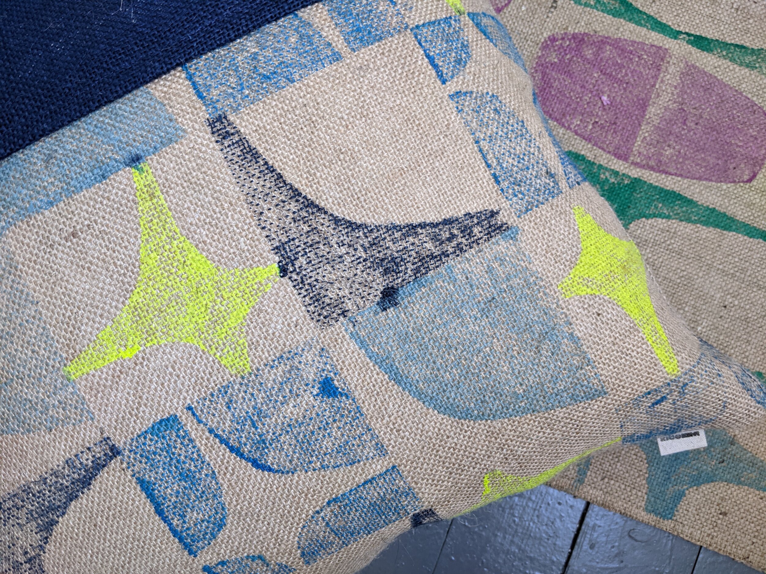 close-up-detail-of-hand-printed-pattern-on-1960s-inspired-modernist-rugs