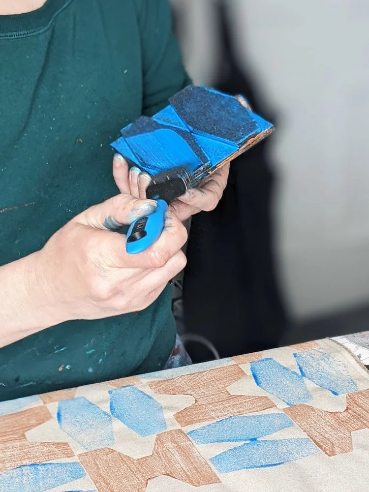 material vs surface: what do we touch when we decorate?