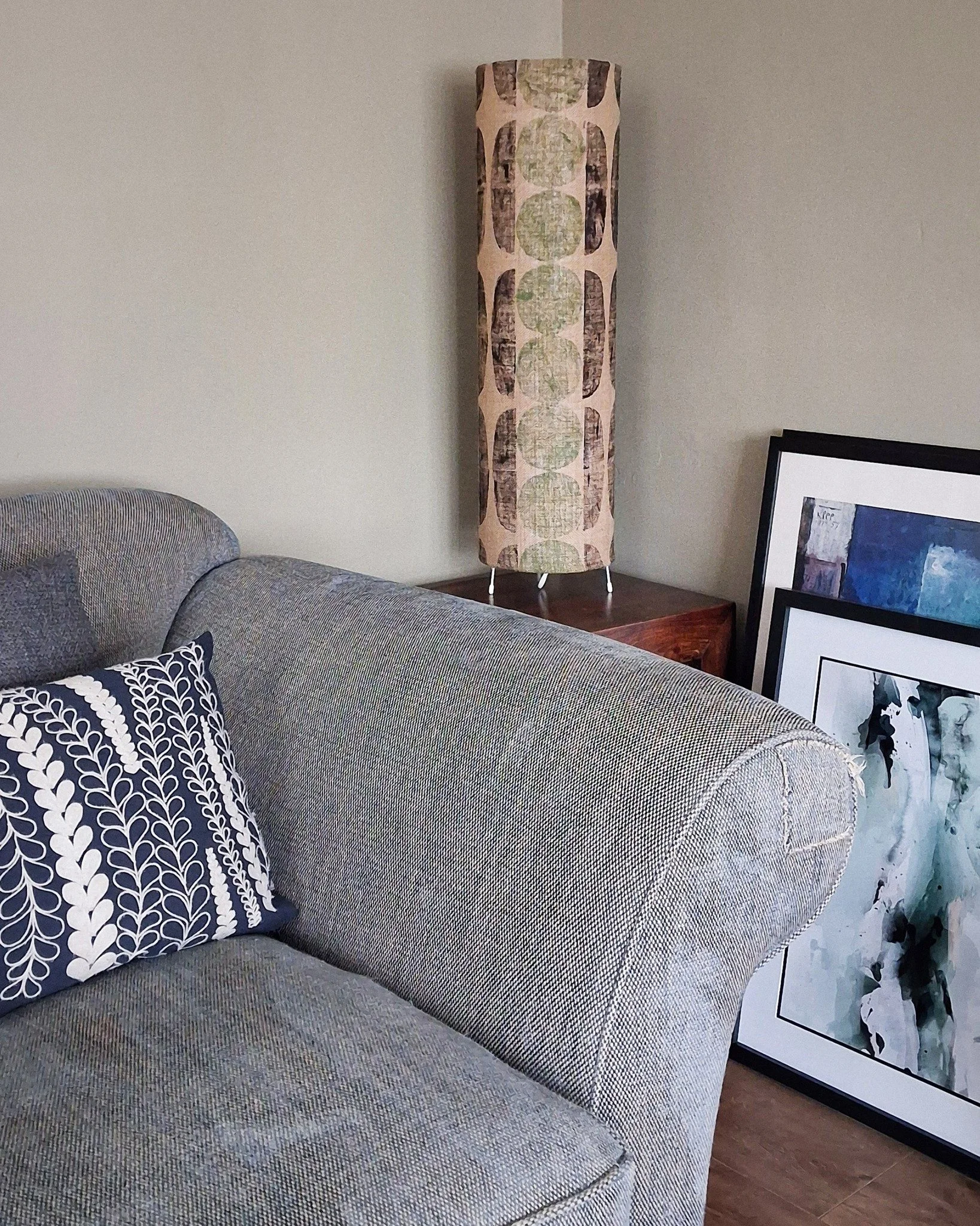 in situ 📸 love receiving client photos! this tall jute lamp has recently found its new home in a newly decorated hallway, doing exactly what it was designed to do - lighting up the corner with the ambient texture. 

i particularly love seeing it aga