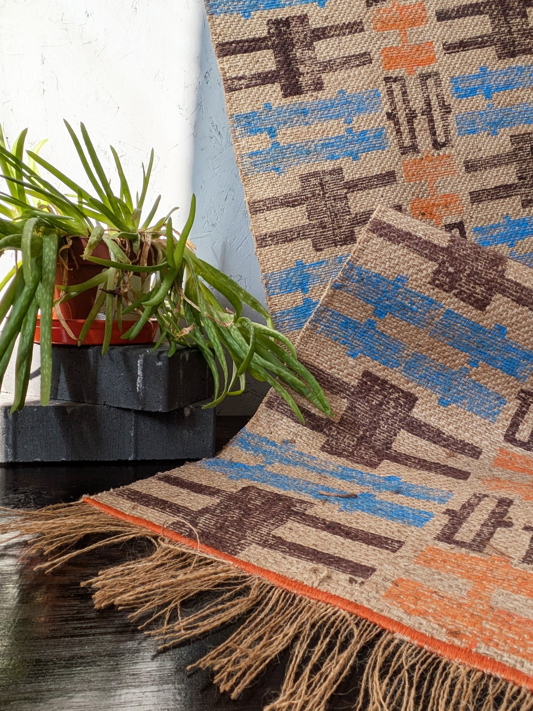 heavweight jute rug in strong texture and warm colours