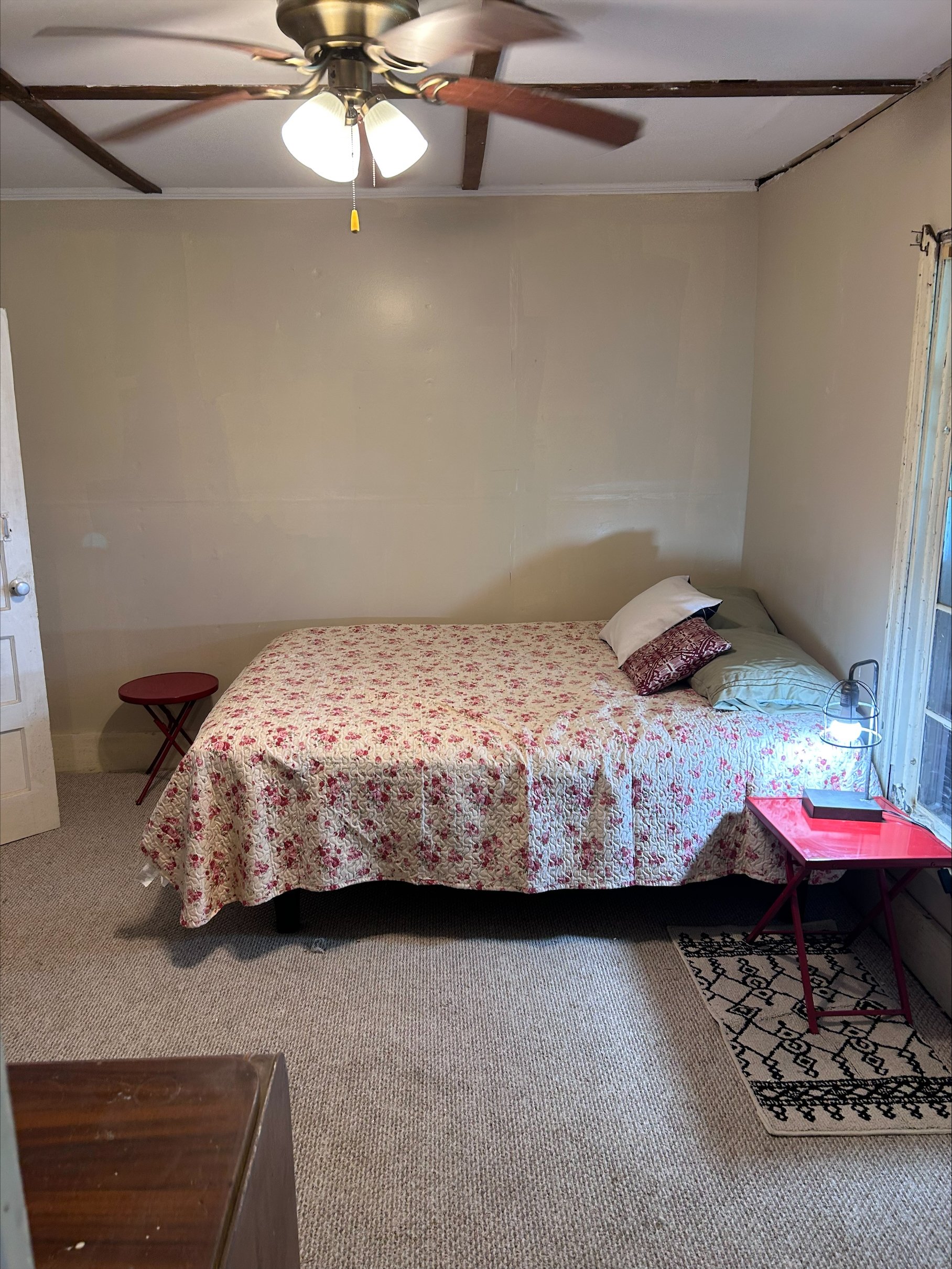 Cuzzin Mae Room 2.jpeg