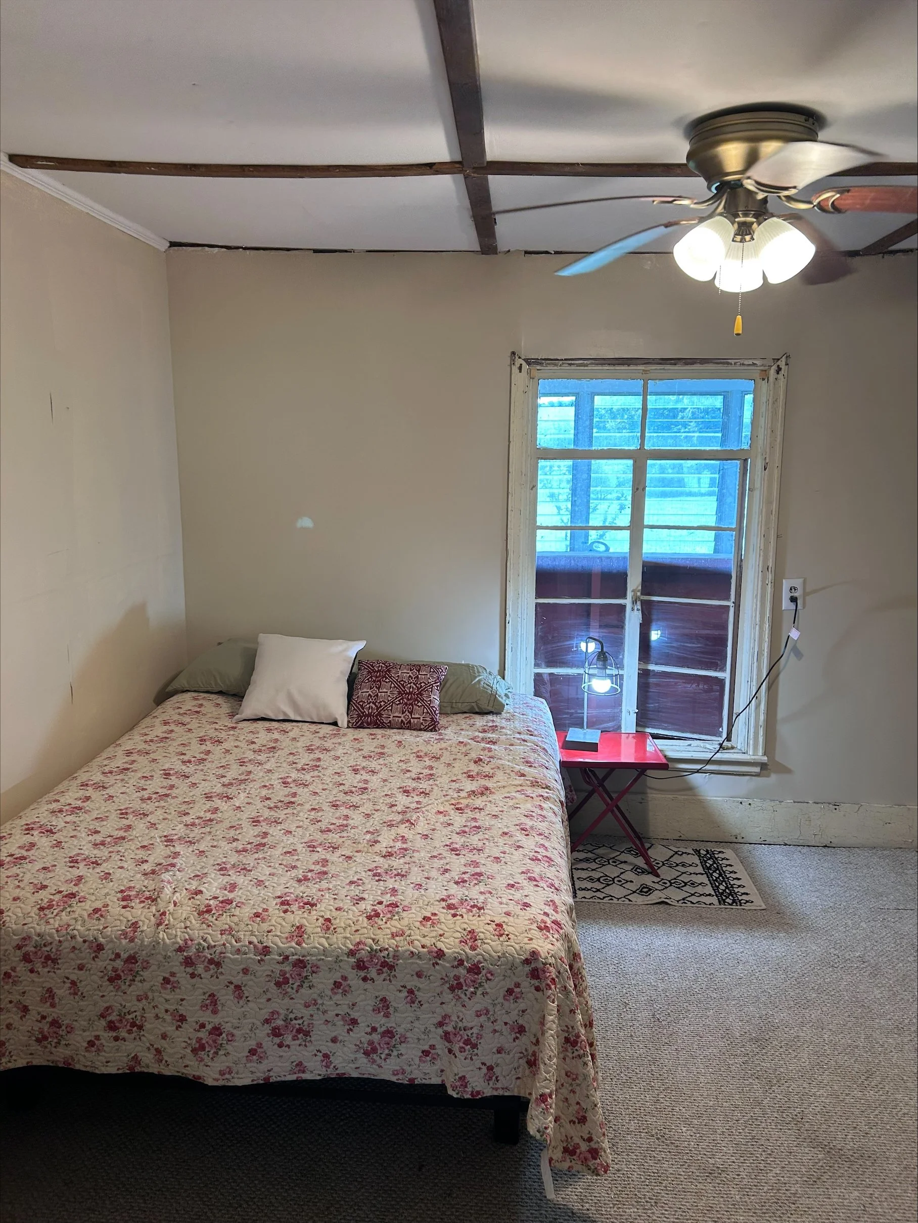 Cuzzin Mae Room 3.jpeg