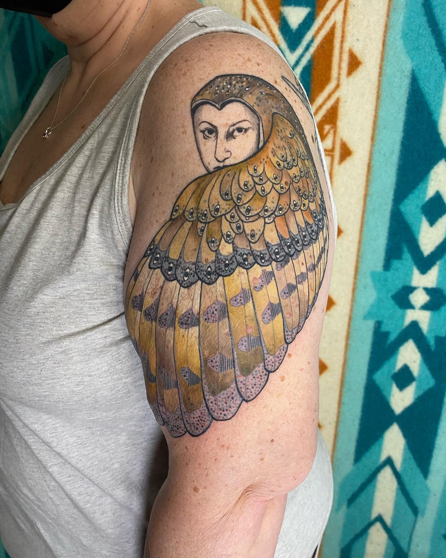 she&rsquo;s ANGRY still ✨but✨ I got to finish this flash barn owl hermit the other week! I really love how it hugs her body 💛 Thank you for getting tattoos from me for the whole nine years I&rsquo;ve been tattooing, Paige!!

ETA this was in drafts s