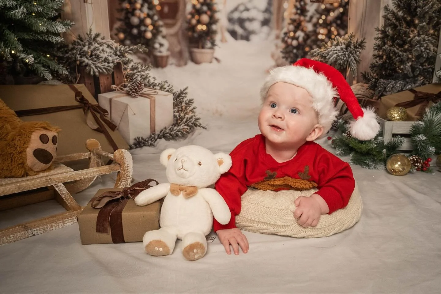 🎄 Christmas Minis &ndash; Now Booking! 🎄
✨ 20-minute festive sessions
📸 &pound;50 for 5 magical images

Available dates:
🗓 22nd Nov
❌ 6th Dec &ndash; Fully Booked!
🎁 New Dates Added! 13th &amp; 14th Dec

Don&rsquo;t miss out &mdash; these sessio