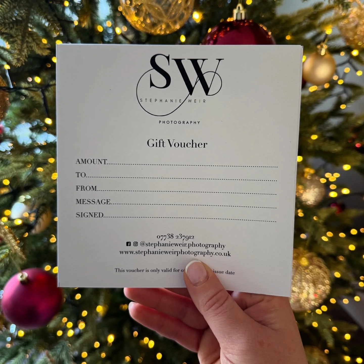 Stuck for a last minute Christmas Gift!?
I have some brand new vouchers made up and ready to go, if you&rsquo;re interested in one send me a message! 

Happy Christmas 🎄🎅🏻✨

#christmas #familyphotographer #weddingphotographer