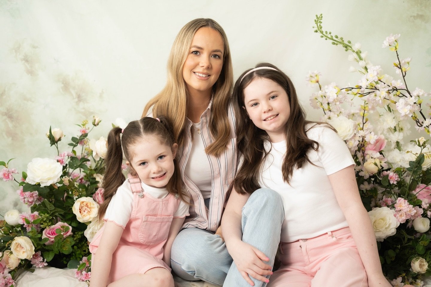 Thanks to all the Mummys who came today to kick off my Mothers Day Minis it was lovely to meet you all!

My next set of Mother&rsquo;s Day sessions are on the 7th and 8th of March! And there are a some spaces left on the 14th. 

#mothersday #familyph