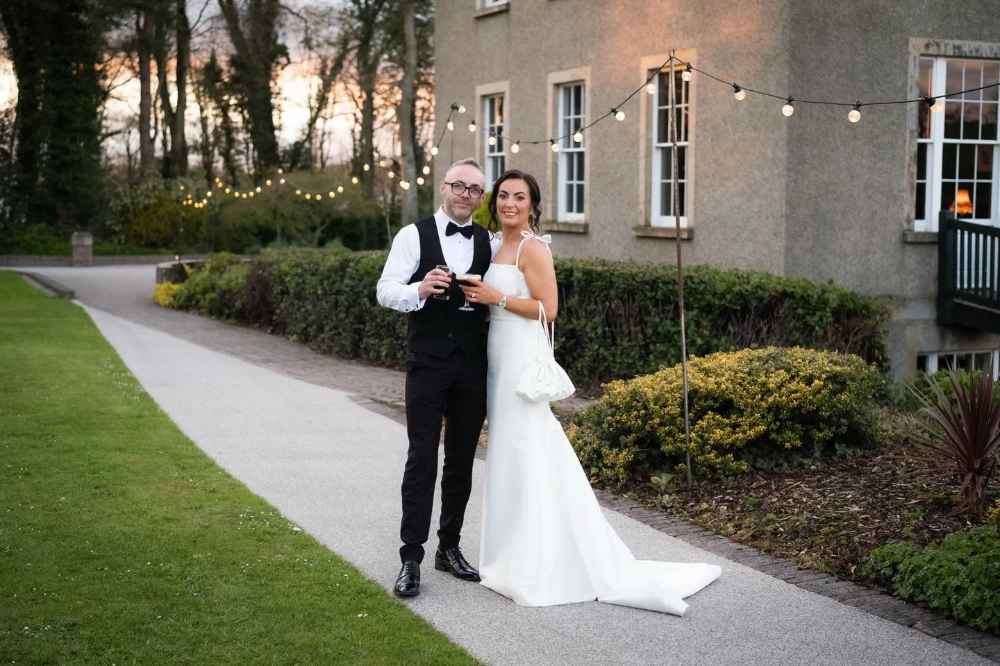 A beautiful April day for Leanne and Padraig! 
April is definitely a month that has a mix of seasons but the sun showed up for us. This wedding was very much the bride and groom p.s check out the brides shoes 
😍💕✨📸

@leanne_r14 
@padraig.88 

Venu