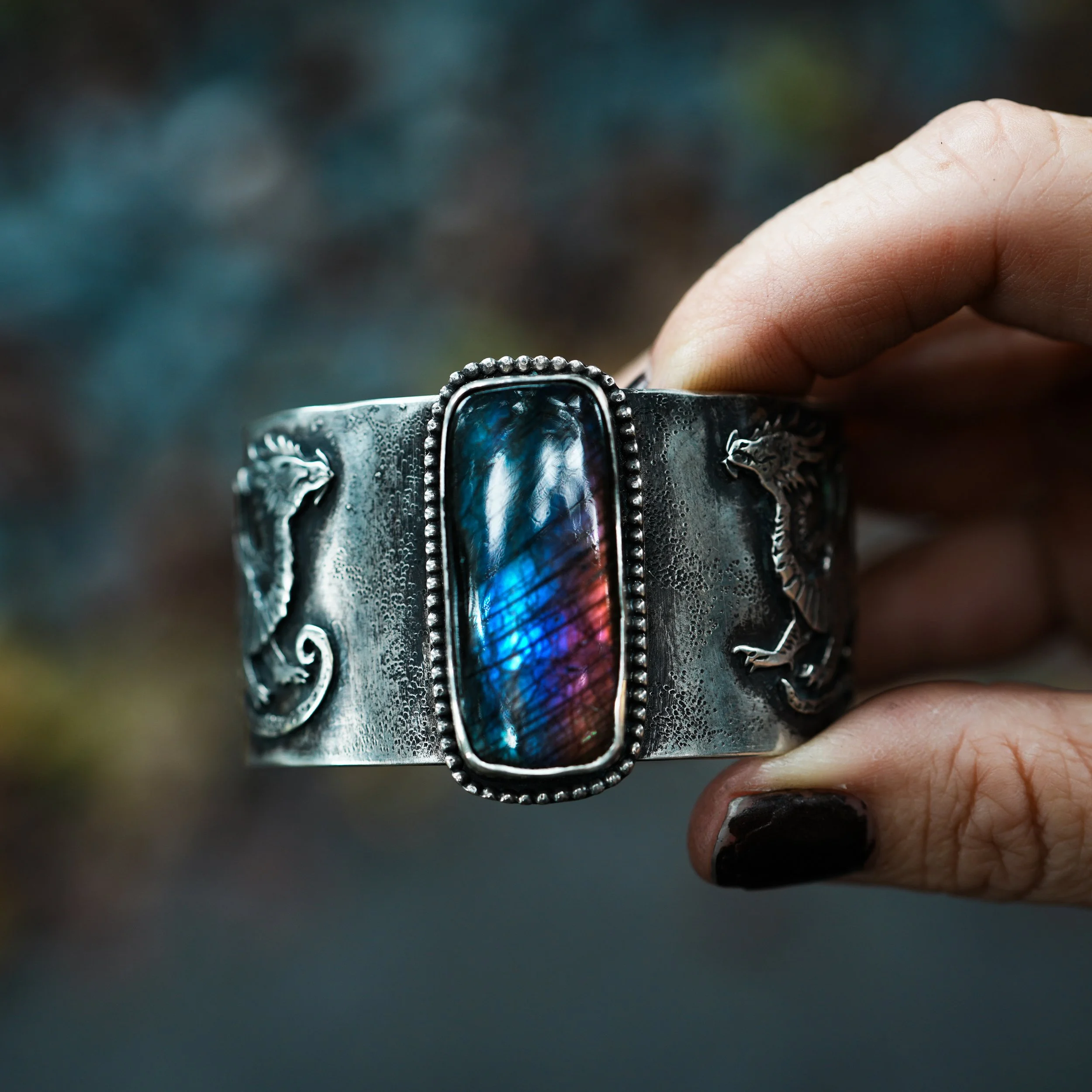 dragoncuff2.jpg