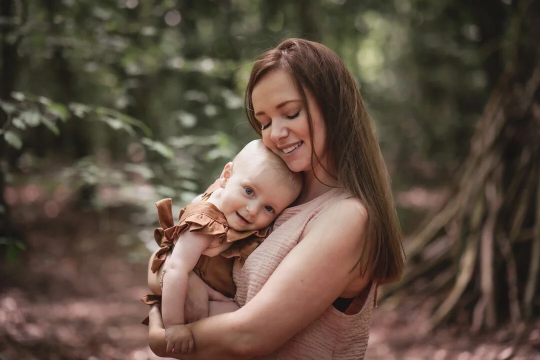Beautiful moment with Mummy.⠀⠀⠀⠀⠀⠀⠀⠀⠀
⠀⠀⠀⠀⠀⠀⠀⠀⠀
#mumhugs #happymum #magicalmoment #weloveourmums #happiness #bucksphotographer #familyphotographer #happykidshappymom #woodsphotography #beaconsfield #highwycombe #childrensphotography #beaconsfieldmums