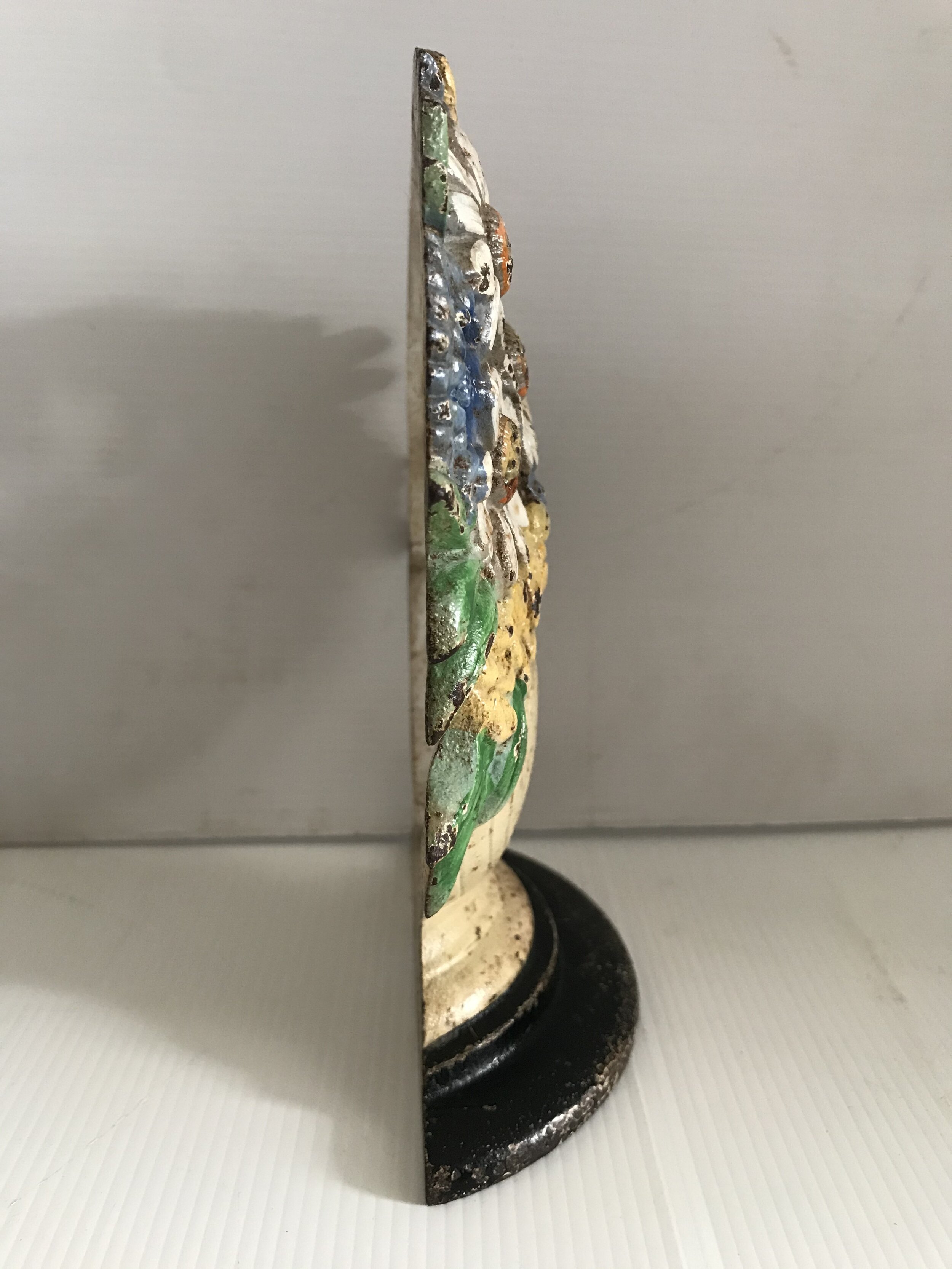 SOLD - Antique Hubley Cast Iron Daisy Bowl Doorstop