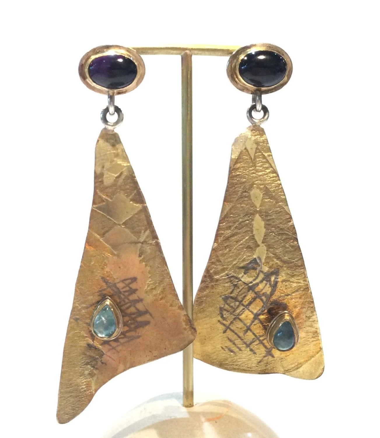 Himilayas Swoop Series Earrings (#282, B054), 1995, 18k gold doublee, 24k gold, amethysts, aquamarine, sterling silver, 3 x 1.25 inches (8 x 3 cm), $2400 Cdn.