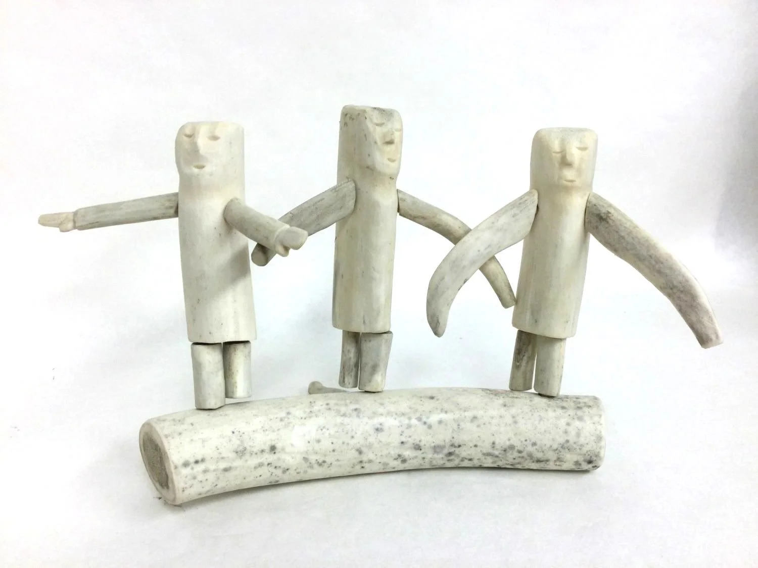 Luke Anowtalik (E1-524) ᓗ ᐊᓇᐅᑕᓕ (1932-2006) Arviat/Eskimo Point ᐊᕐᕕᐊᑦ, Transformation (#25.9.13), c.1980, carved antler, 7 x 8.25 x 1.5 inches (17.5x21x4 cm), provenance: BC Collection, $1700 Cdn.