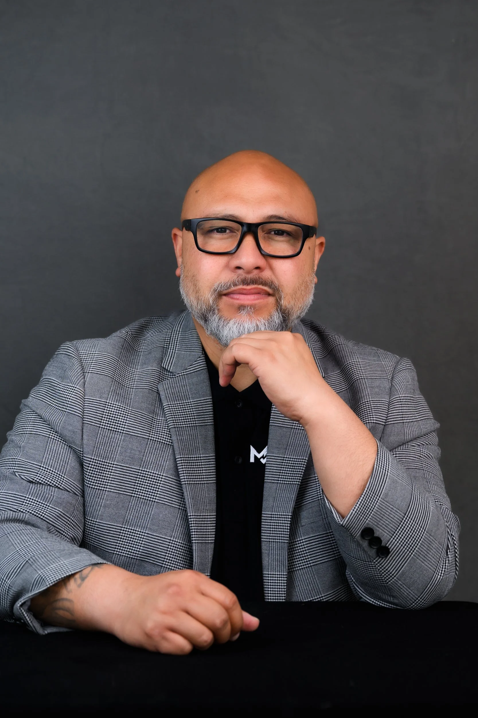 auckland-headshot-linkedin (11).jpg