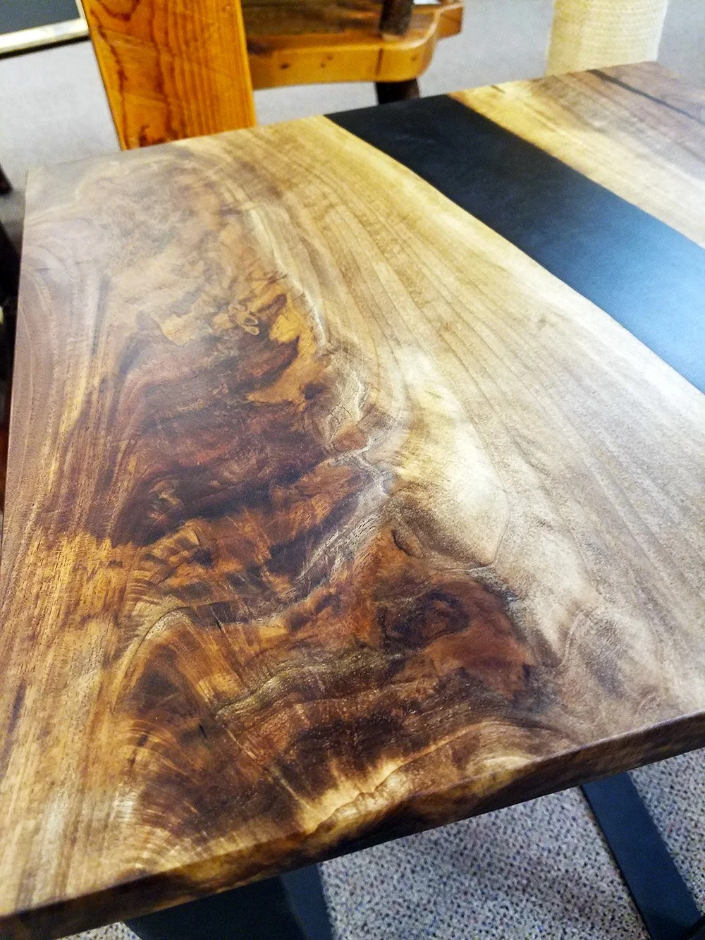 end_table_walnut_epoxy_close_up.jpg