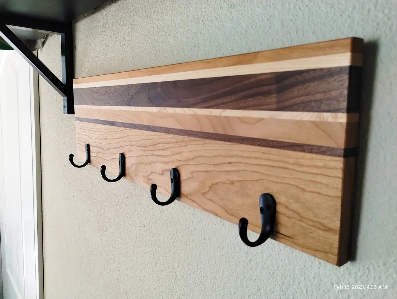 coat_hanger_laminated_alder.jpg