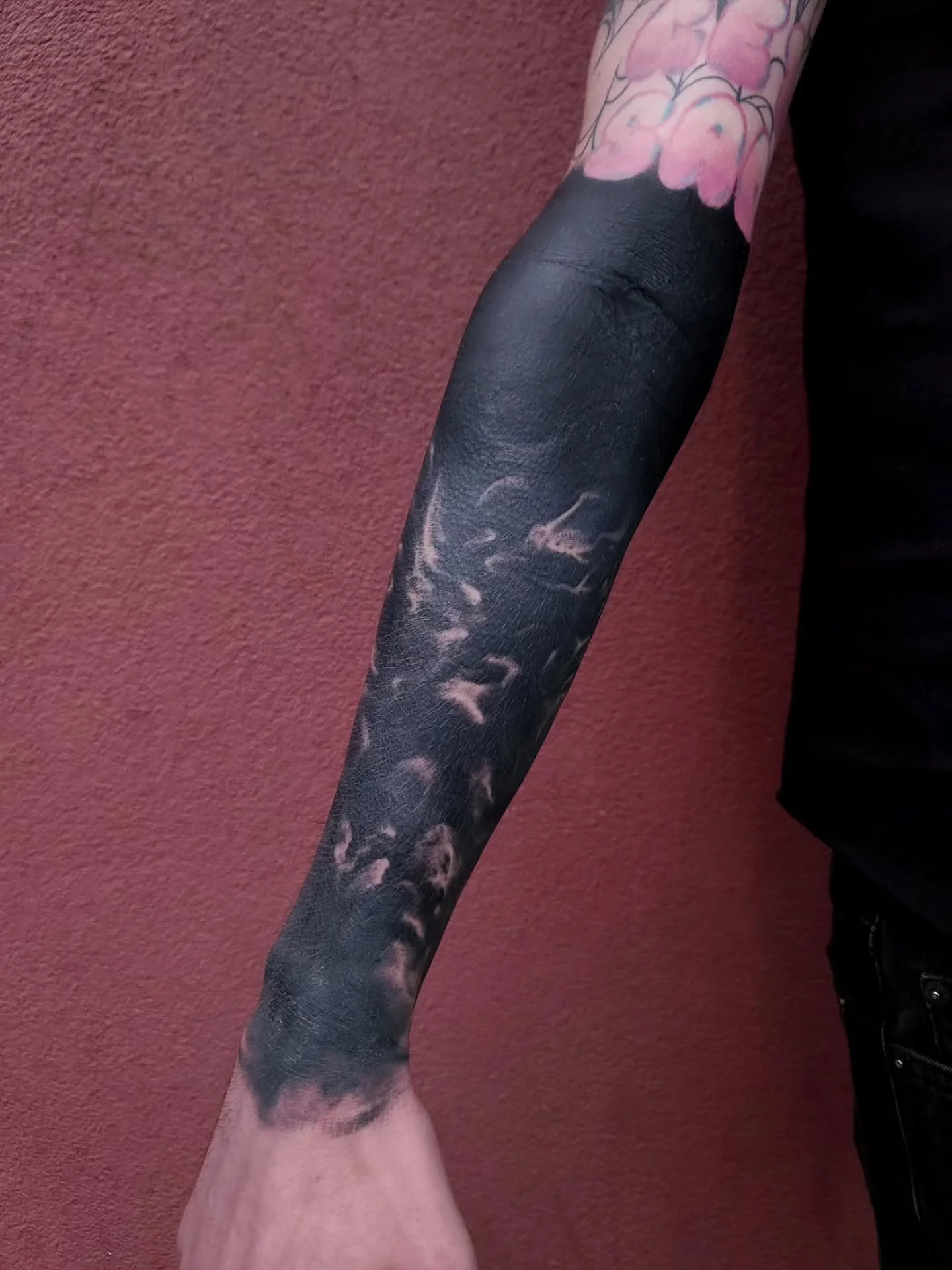 🔥🖤

#darkart #realismtattoo #horror #blackwork #ohiotattooers #cuyahogafalls #ohio #jakeulmertattoos #somethingdarker #bespoketattoogallery