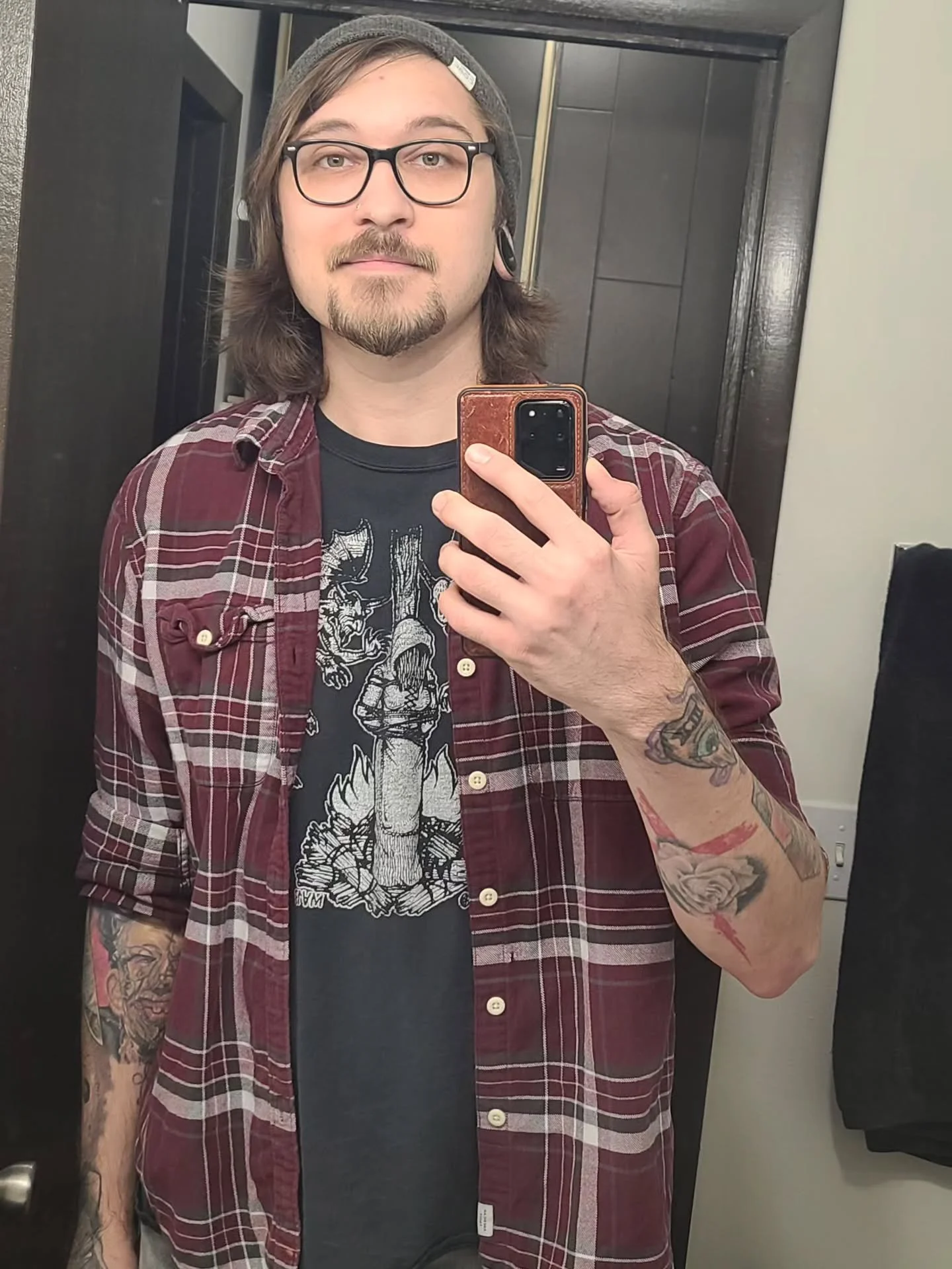 Feeling emo, might take a bathroom mirror selfie 🖤🩸 #emo #tattooartist #happythanksgivng 😆🦃