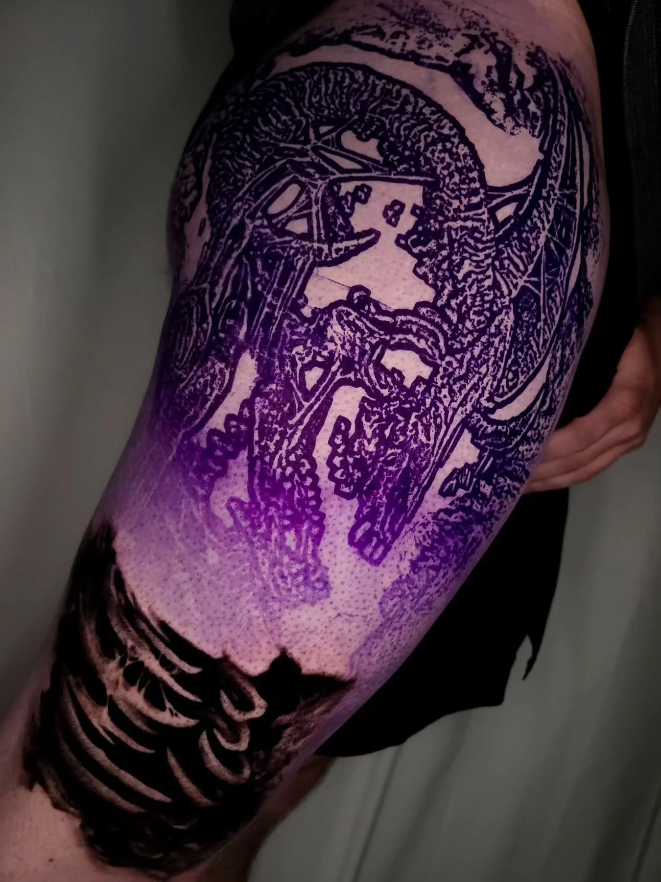 😱 Whose that Pok&eacute;mon?! 👀🤔

#darkart #horror #ohiotattooers #jakeulmertattoos #somethingdarker