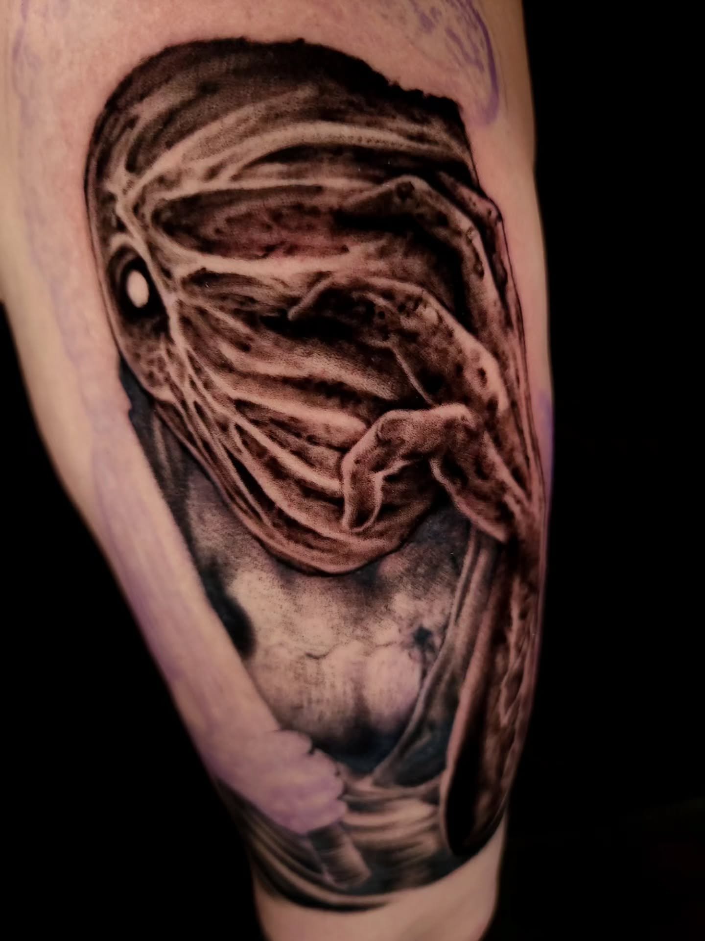 👩&zwj;⚕️💉 &ldquo;In my restless dreams, I see that town. Silent Hill.&rdquo; 😱💀

#jakeulmertattoos #ohiotattooers #somethingdarker #bespoketattoogallery #silenthill