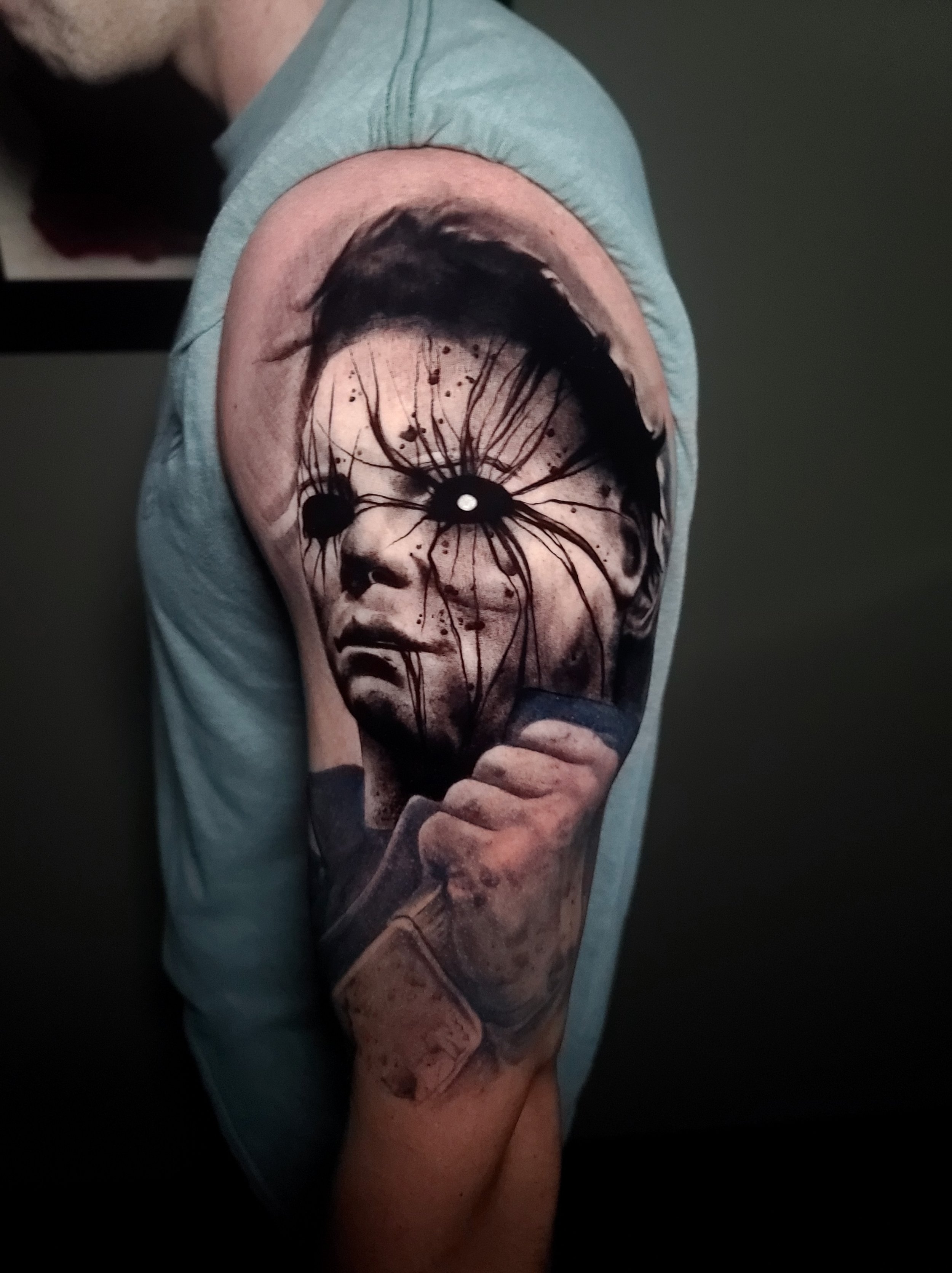 🔪 Michael Myers 🎬 Halloween 💀 Tattooed in 2022 ⏰

@skinandinkmag @allegoryink @electrumsupply
#jakeulmertattoos #darkart #horror #blackworktattoo #blackandgreytattoo