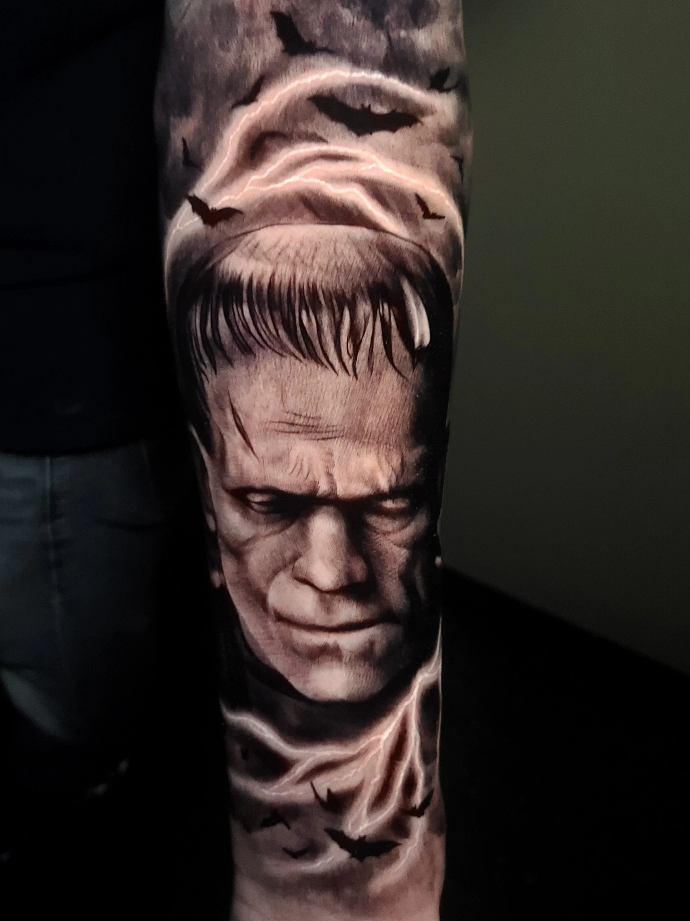 🎬 Frankenstein's Monster 💀 Tattooed in 2022 ⏰

@skinandinkmag @allegoryink @electrumsupply
#jakeulmertattoos #darkart #horror #blackworktattoo #blackandgreytattoo
