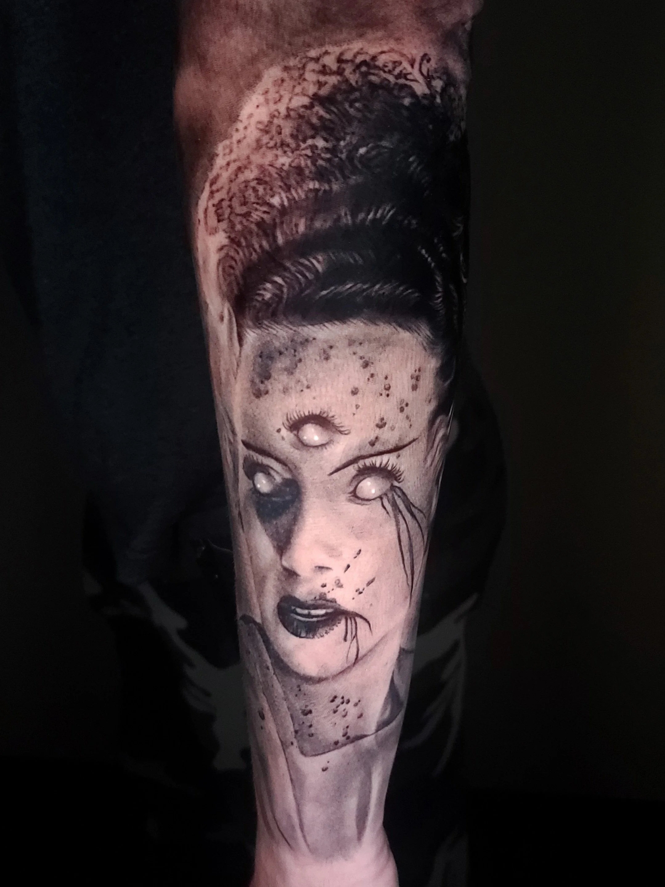 🎬 Bride of Frankenstein 💀 Tattooed in 2022 ⏰

@skinandinkmag @allegoryink @electrumsupply
#jakeulmertattoos #darkart #horror #blackworktattoo #blackandgreytattoo