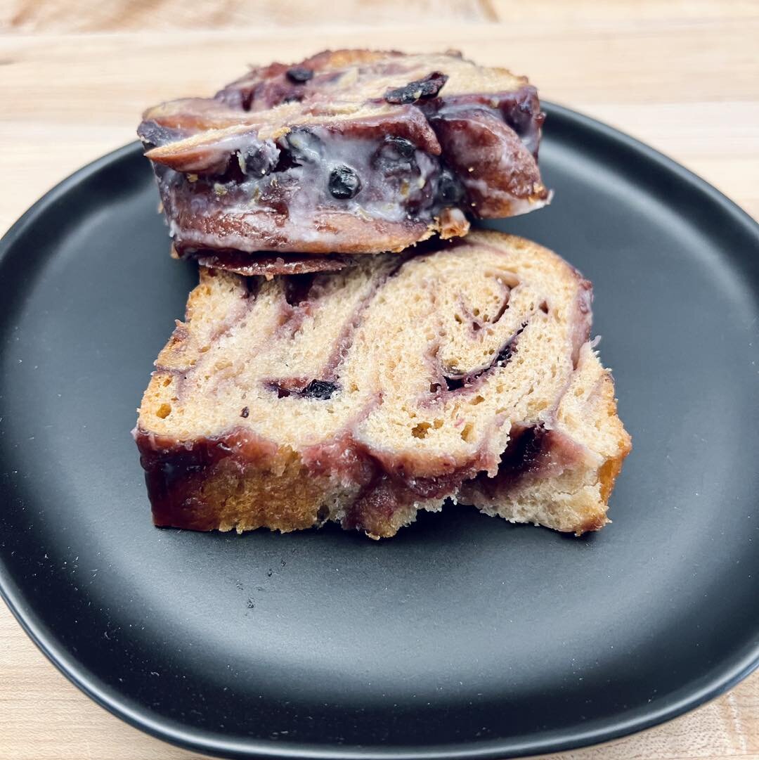 Did someone say {BLUEBERRY BABKA}? ✨🫐

Oh yes, we did! 🔥 On deck for orders next week! 

breadservicepa.com