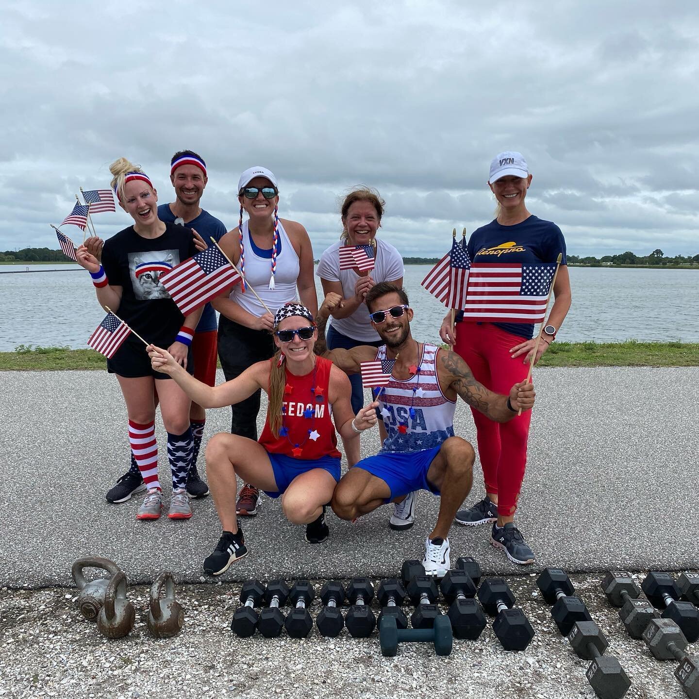 Memorial Day Workout 2020!!! 🇺🇸 In order to show our appreciation to all the service men &amp; women the FitFam put in some serious work!!! ❤️☁️💙🇺🇸 #memorialdayweekend  #sunshine #workoutmotivation #fitness #holidayweekend🇺🇸 #kettlebellworkout