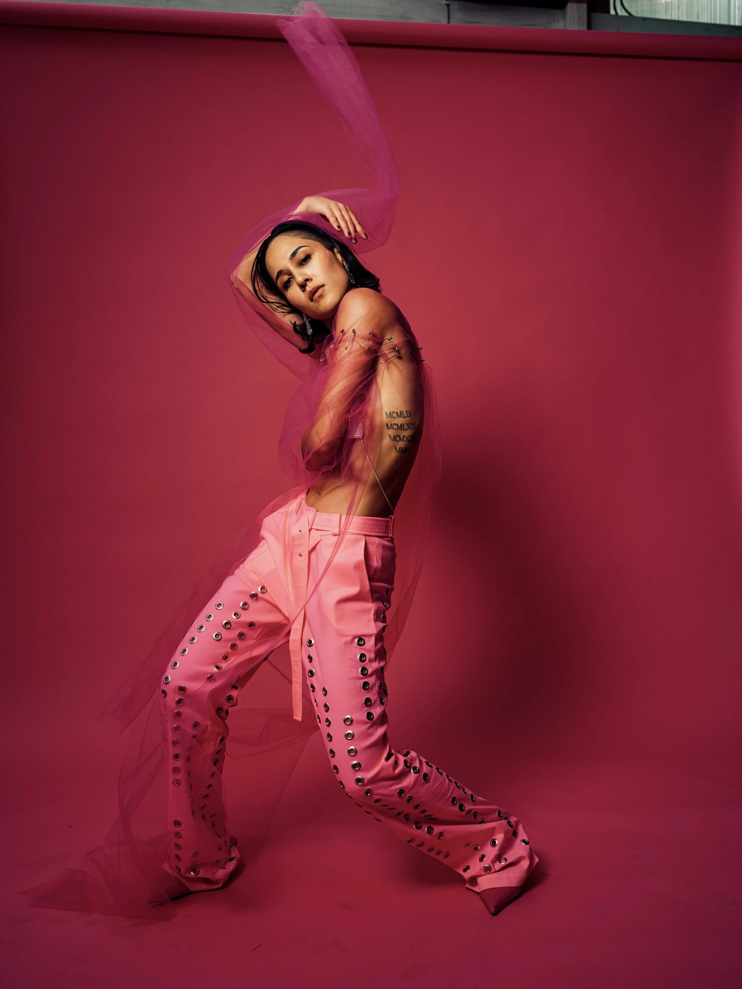 editorial-fashion-pose-tattoo-pink-styling-fuji-gfx-profoto-marsh-studio.jpg